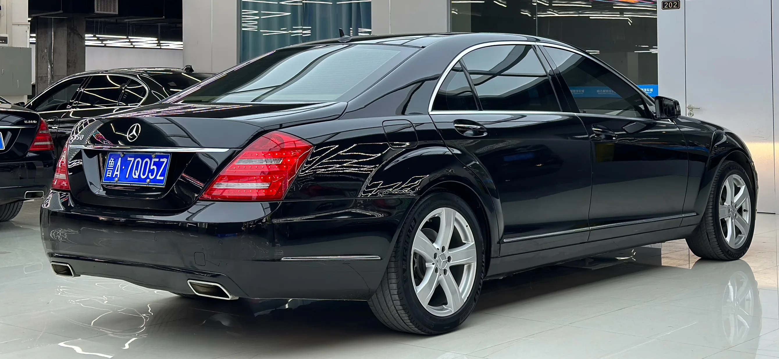 Luxury Cars Mercedes Benz S-Class S300L 3.0L V6 sunroof used cars