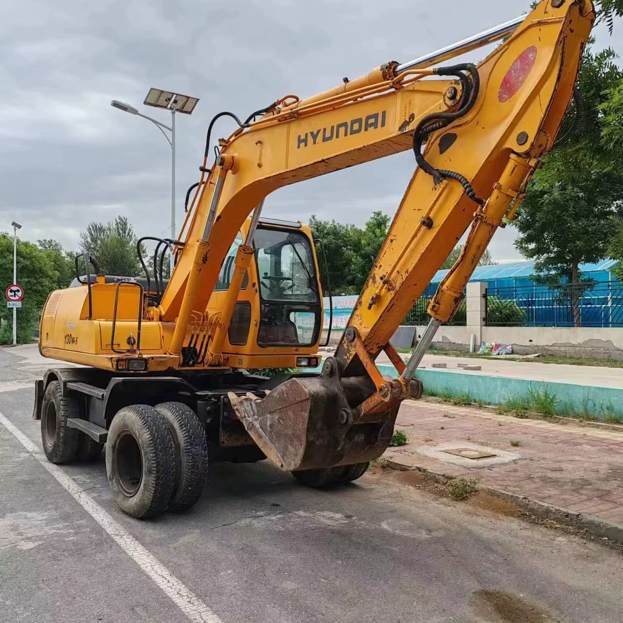 used excavator price High quality used excavator HYUNDAI 130W-5 Cheap special offer for sale excavator HYUNDAI 130W-5