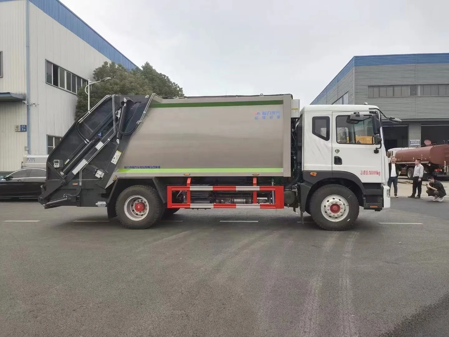 Hot sale exporting Dongfeng 12 CBM Compactor Garbage Truck