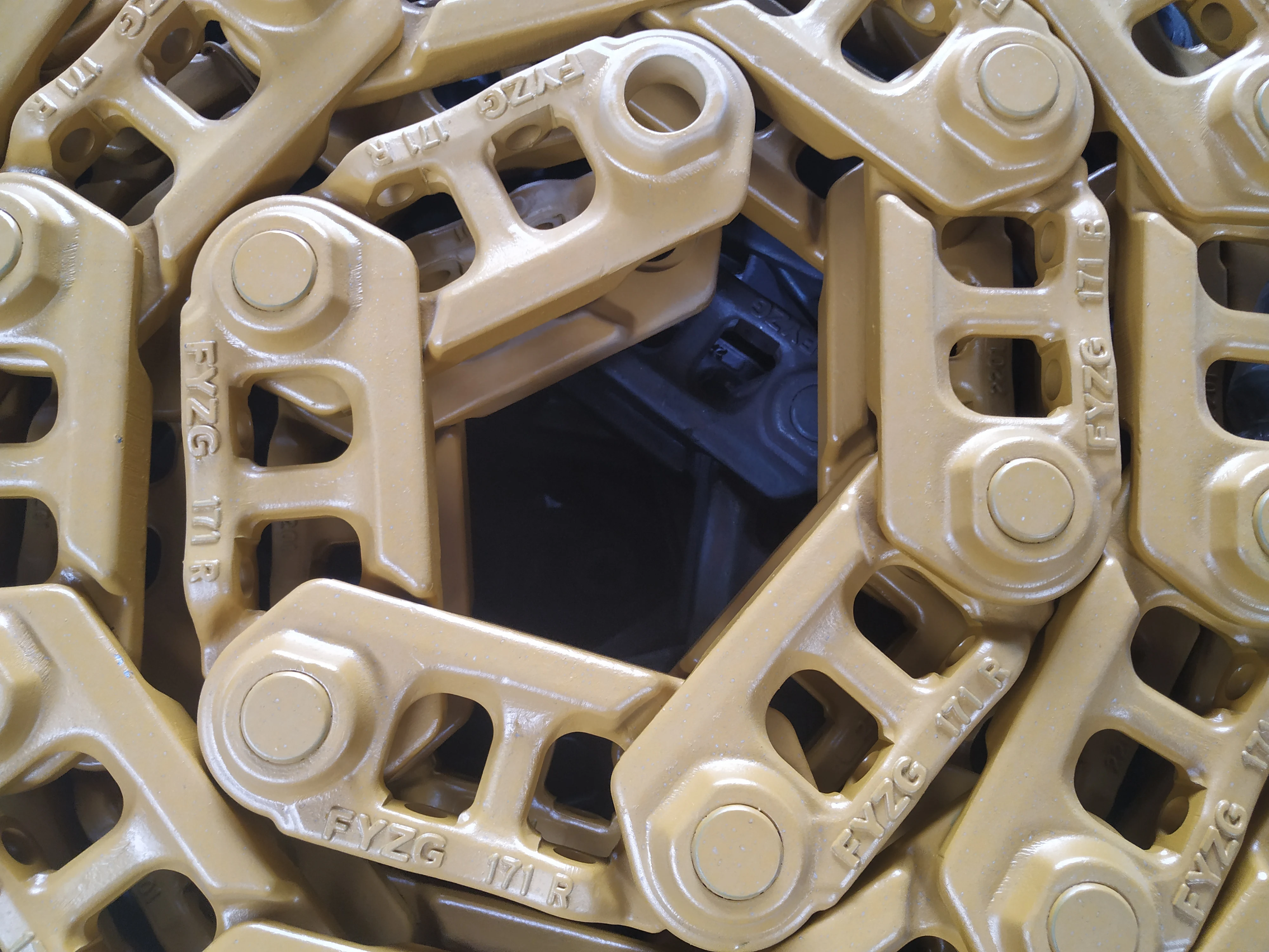 Excavator R110 R900 R902 Excavator Undercarriage Parts Track Link Assay With Shoe Chain Link Assay Assembly