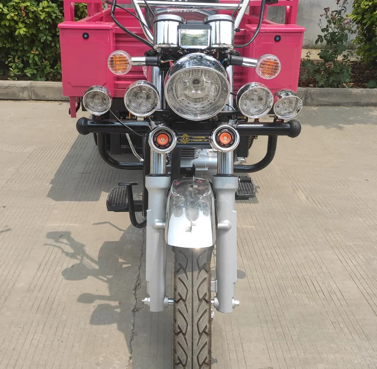 Chile Cargo Tricycles 3 Wheels Gasoline Tricycle Taxi Moto Tvs for Sale