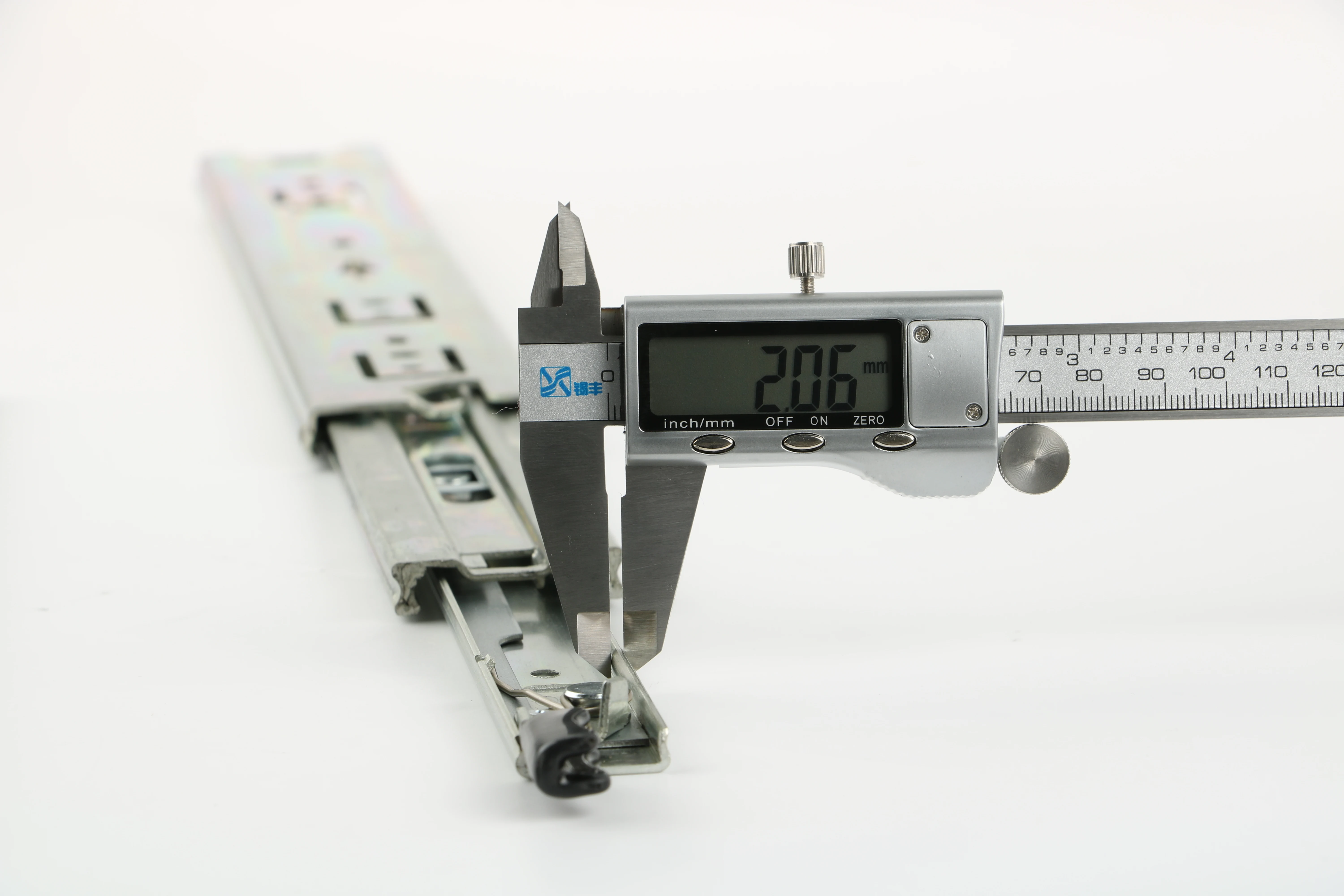 TH1350LK 50mm 68KG Lockable Three Folds Full Extension Medium Duty Ball Bearing Stove Slide for Caravans