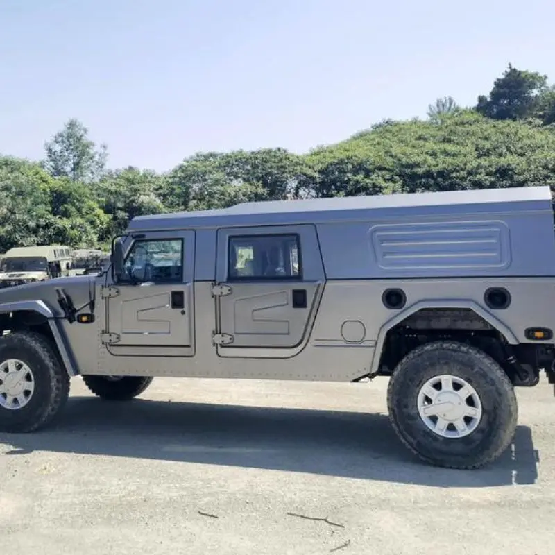 Armored Civilian Safety Vehicle 4WD Diesel Off Road SUV Car Donfeng Dongfeng Mengshi EQ2050 Brave Warrior M50 Car in Stock