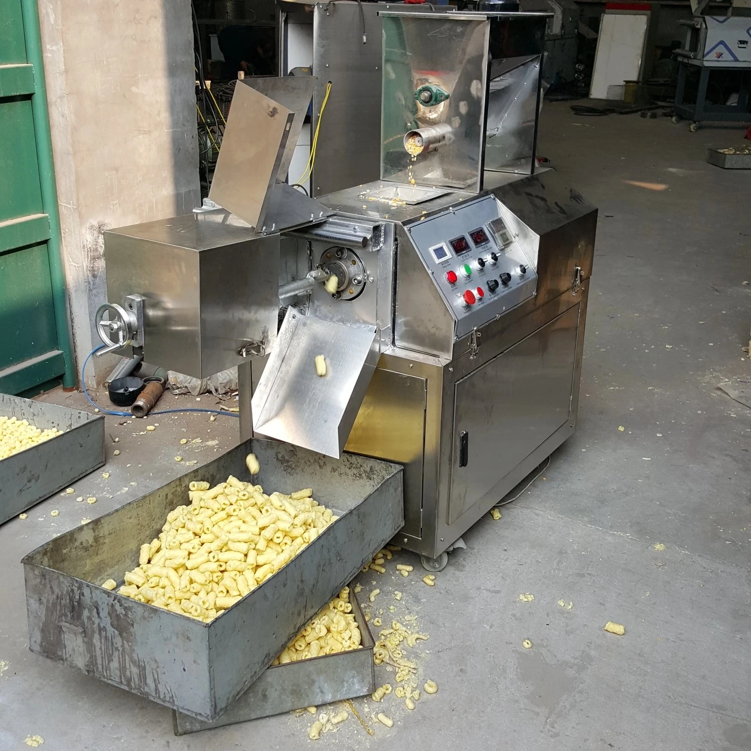  puffs snacks extruder machine