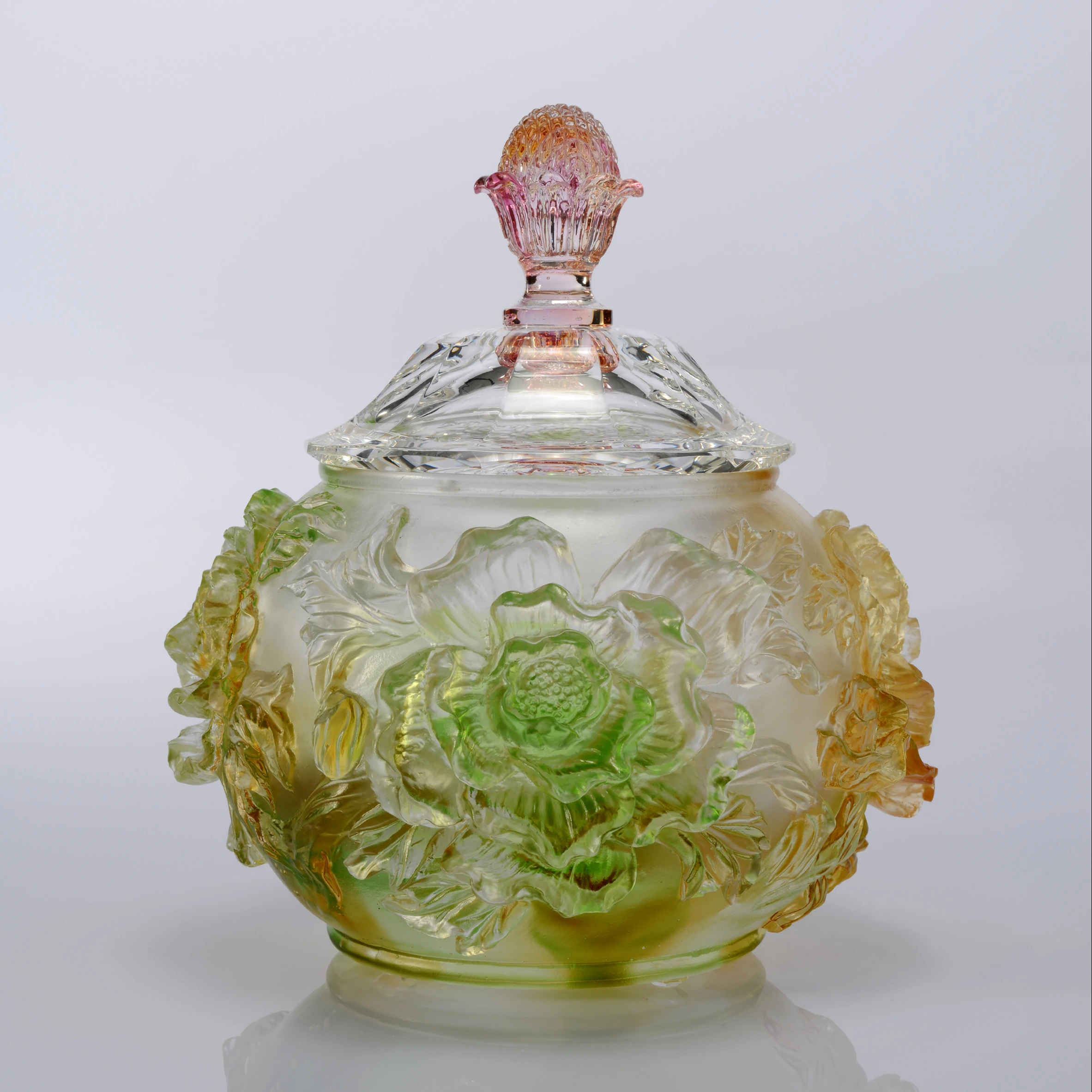Unique beautiful Flower pattern Liuli Crystal Glass Candy Jar With Lid for home wedding decoration
