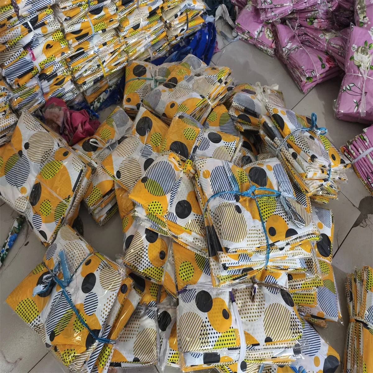 Hot Selling premium soft texture 100% Microfiber Polyester Geometric Flat Sheet with Pillow Cases in 3pcs fabric