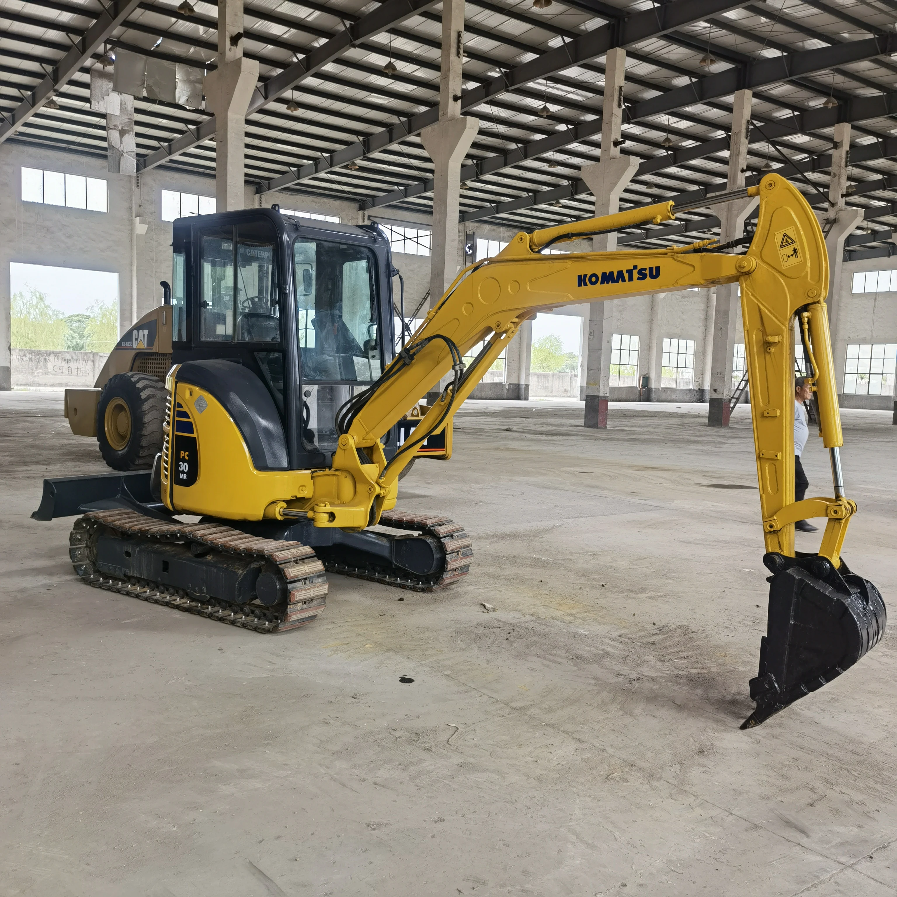 HOT SALE USED EXCAVATOR GOOD PRICE KOMATSU PC30 EXCAVATOR