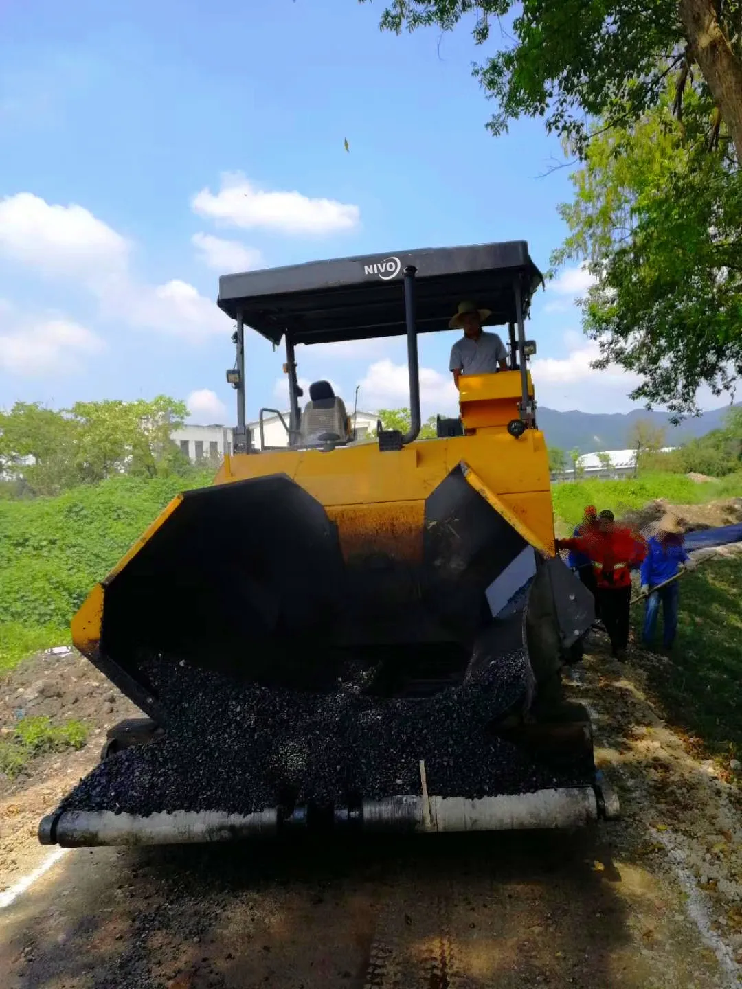 nivo LNU45 2-4.5M mini Asphalt Paver crawler type paving machine for road construction or parts