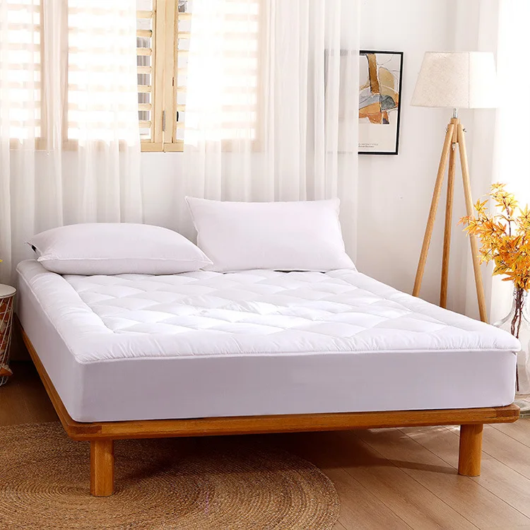 100% Polyester Waterproof Mattress Protector Bed Bug Resistant Fitted Style Quilted Mattress Cover Hotel Bed Cover