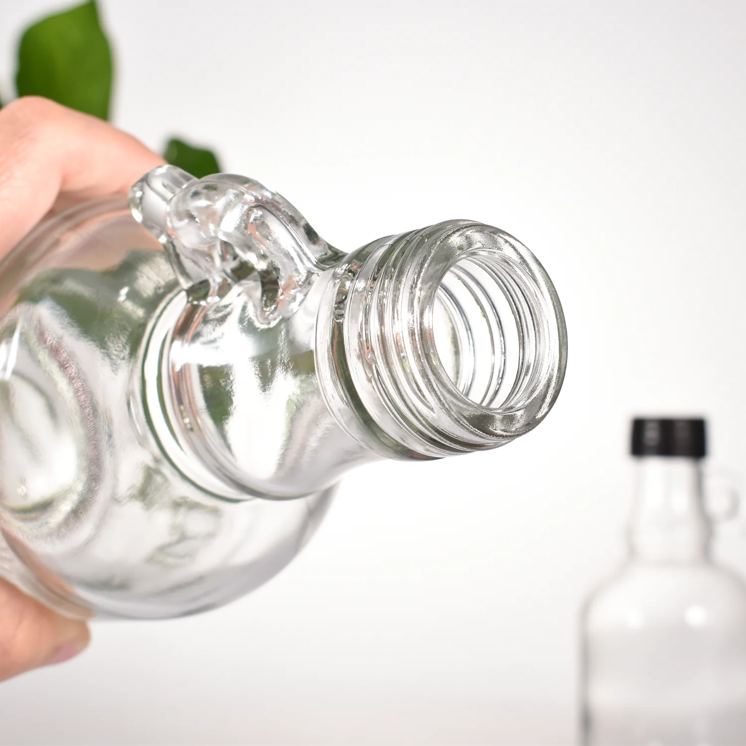 Europe Custom Original 250ml 8.5oz Glass Shaped Vial Wedding Ginseng Wine Bottles with Labels