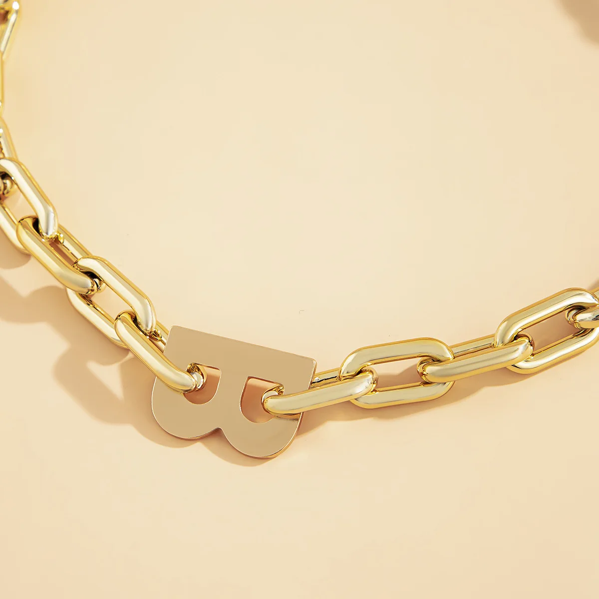 
2021Simple single-layer hip-hop CCB chain necklace female retro personality letter B accessory necklace 