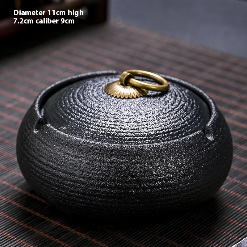 Wholesale Indoor and Outdoor Ceramic Ashtray with Windproof Lid Desktop Smoking Ash Tray for office Smokers