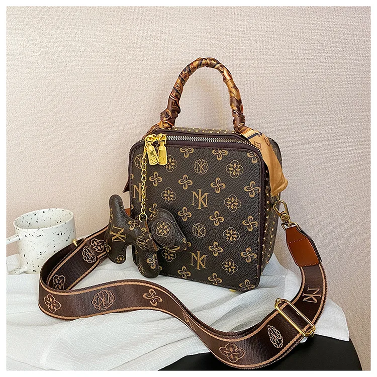 Luxury Designer Brand  Large Capacity High  Quality Handbag Square Tote Shopping Gift Bag for Women