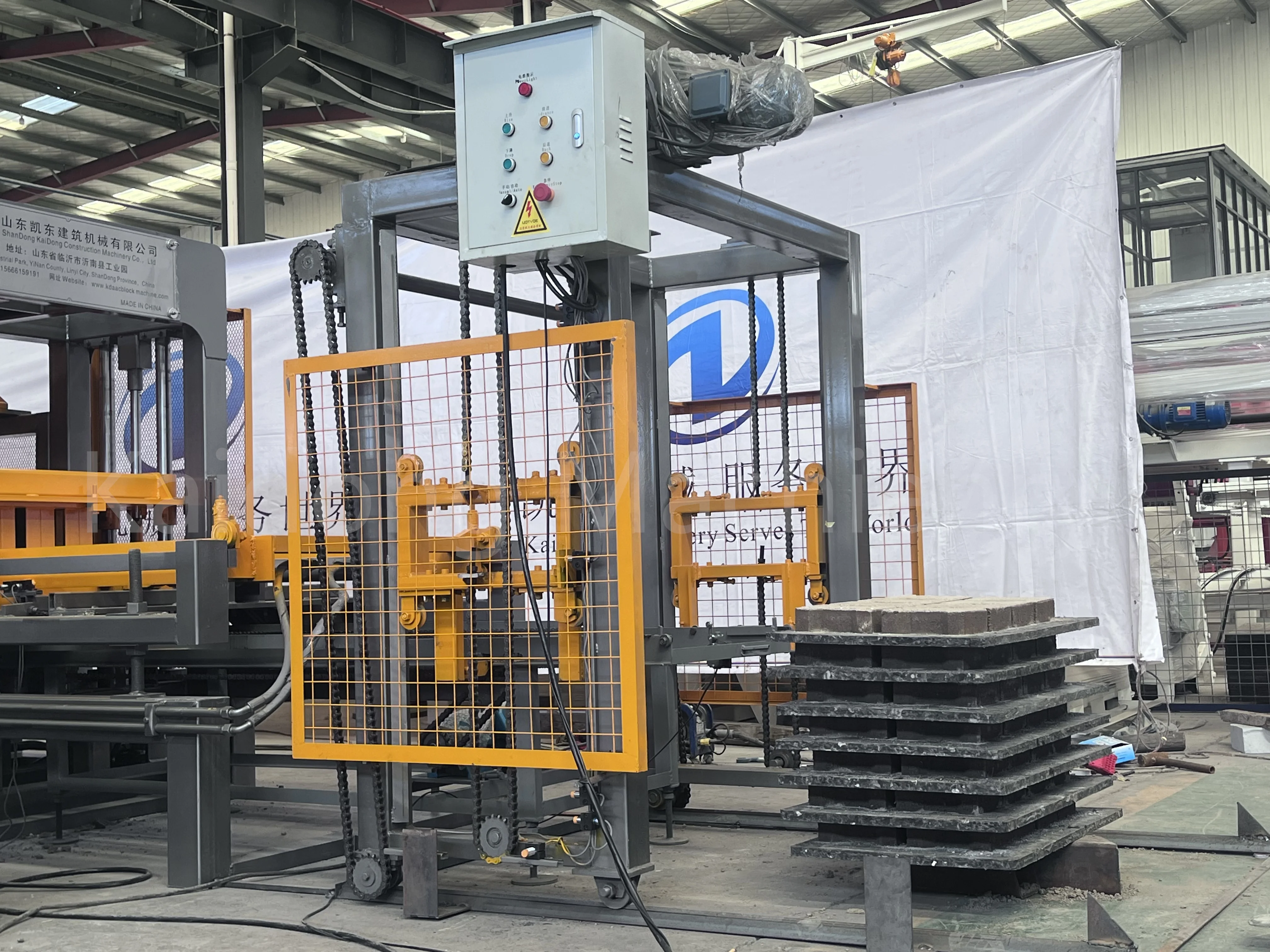 KAIDONG QT4-15E low price cement concrete make block machine hydraulic press block brick machine making automatic