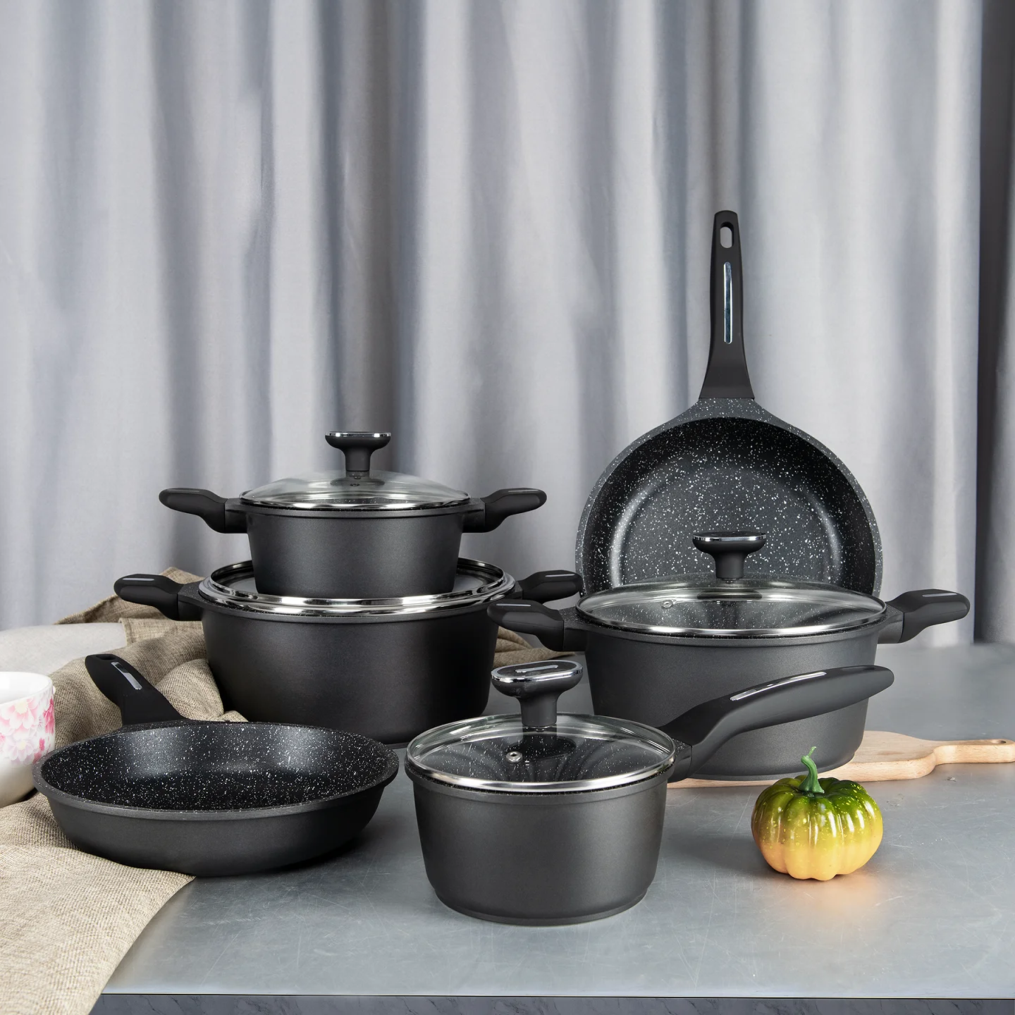 BESCO OEM Escalation Series 10pcs Chef Cook Nonstick Die Cast Aluminum Cookware Set With S/S Glass Lid & Induction Bottom Black