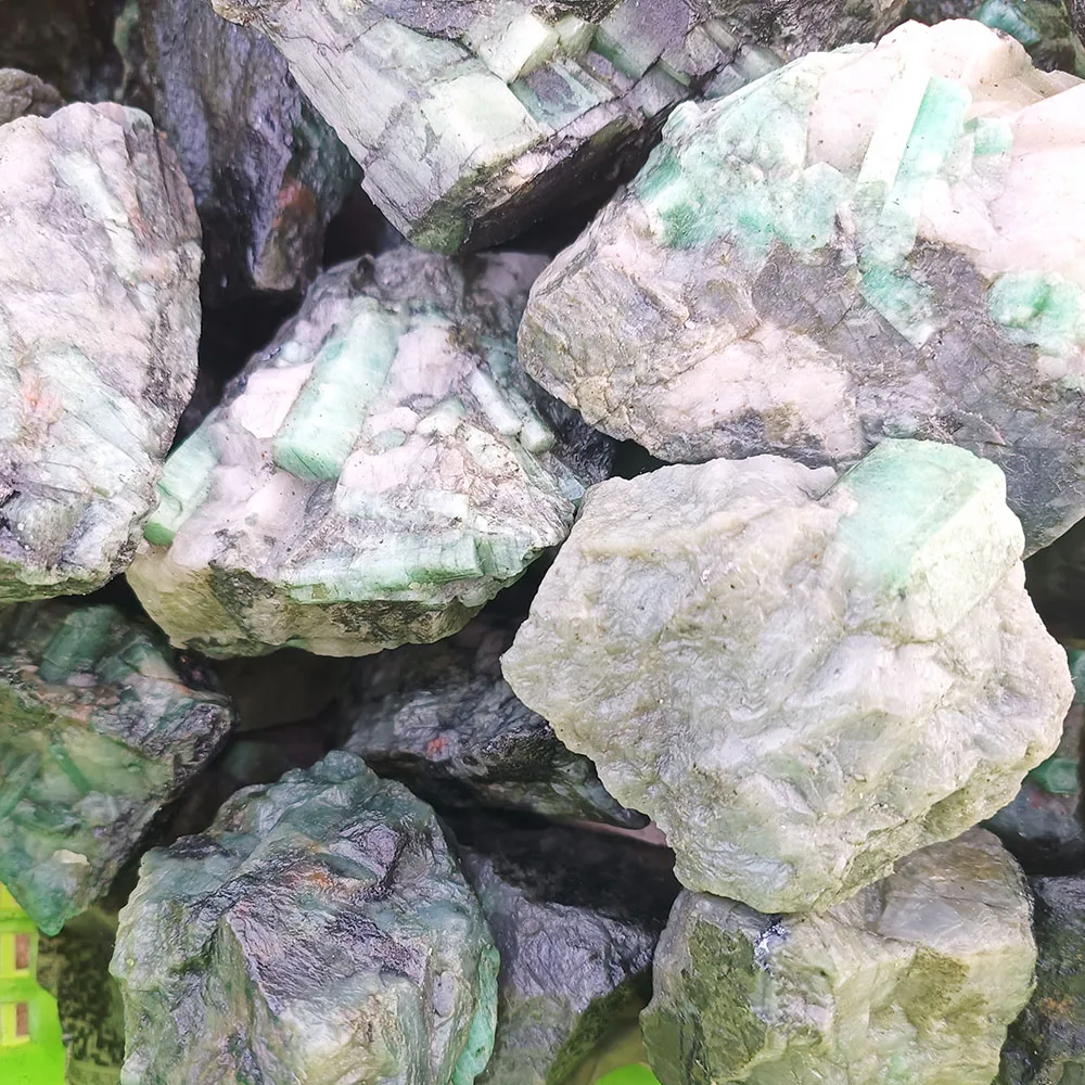 Natural emerald rough stone price wholesale high quality raw emerald stone