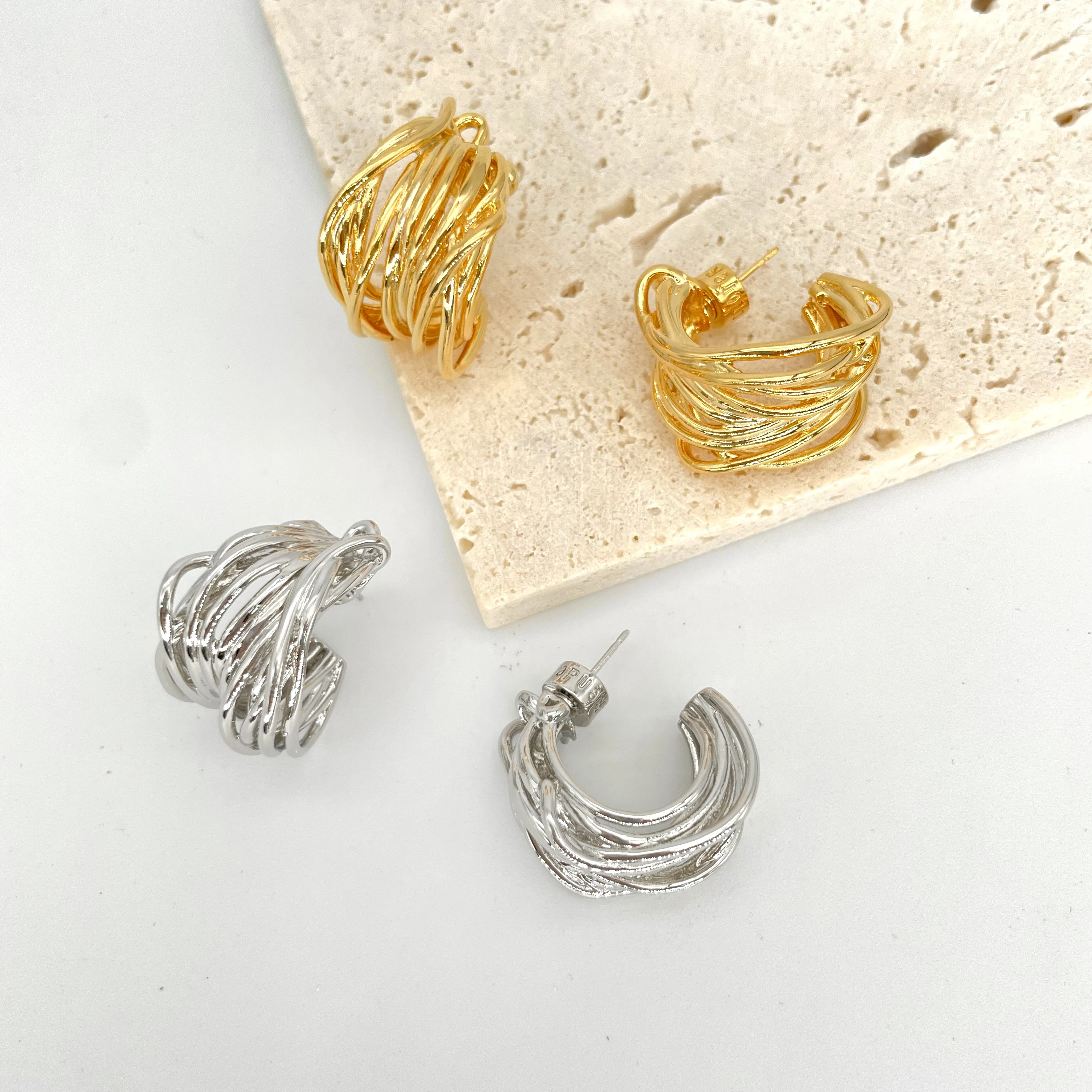 Customize Trendy Gold Metal Earring Women Fashion Geometric Circle Hoop Earrings Trend Set Fashion Jewelry Stud Earrings