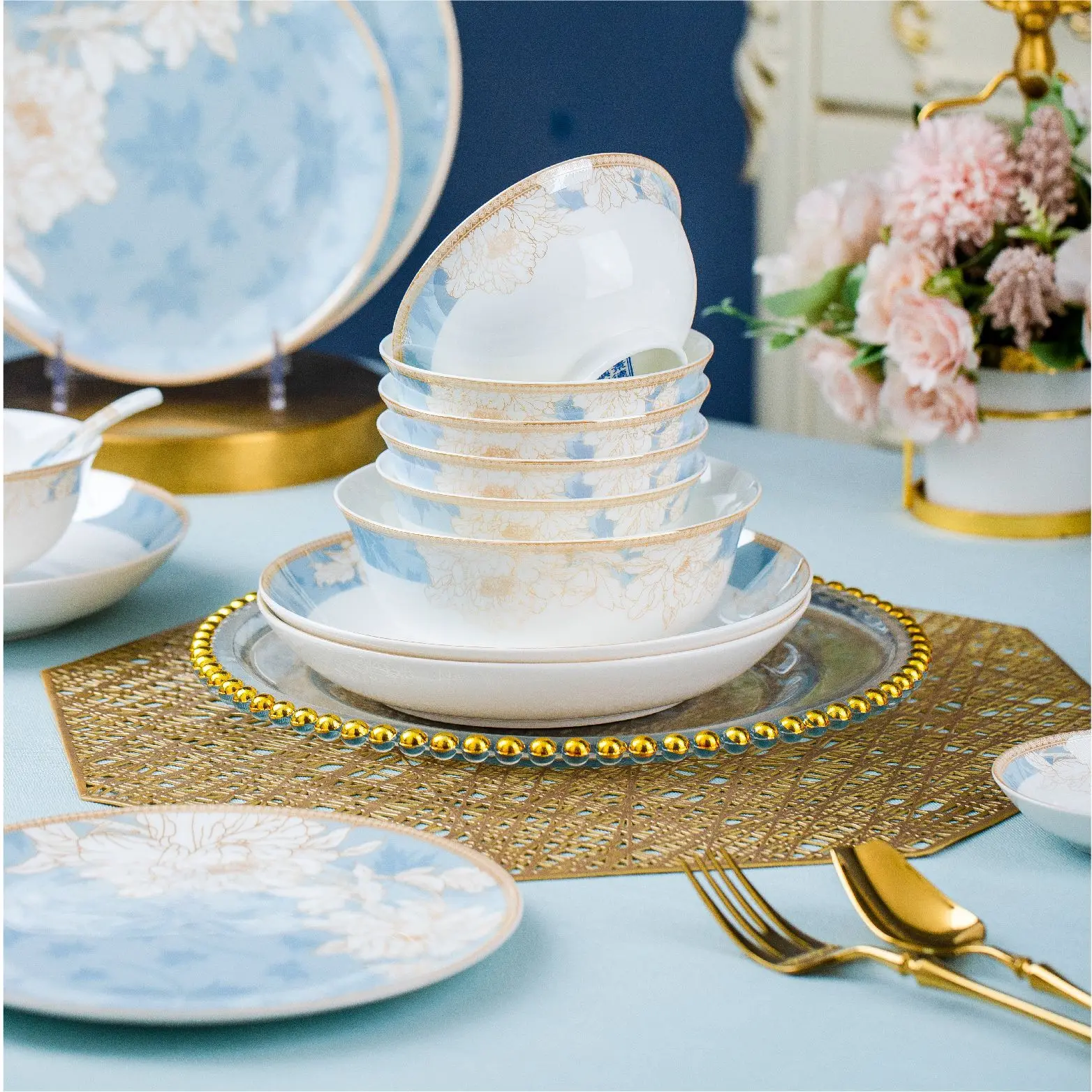 High-Grade Jingdezhen Bone China Tableware Luxury Plant Pattern Bowls and Plates Sets Sustainable Ceramic Dinnerware
