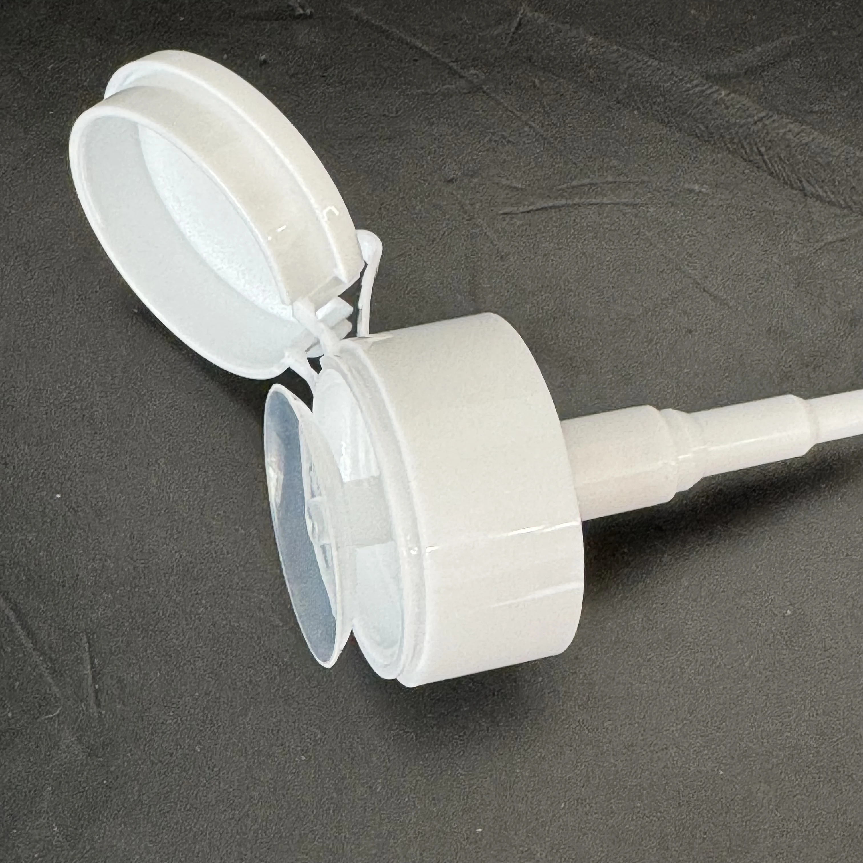 Stock 32mm Double-layer White Armor Removal Nail Polish and Makeup Remover Pump Dispenser Cap