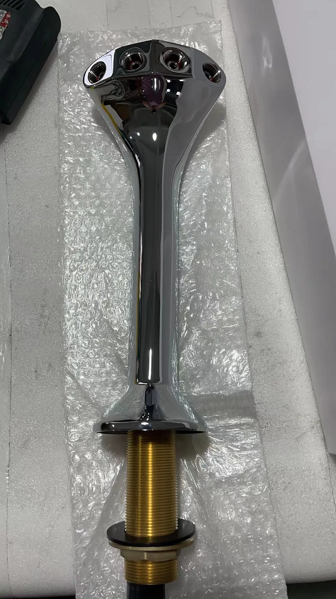 Column 4 Lines Beer Tower, 4 Taps Silver Color Snake Tower