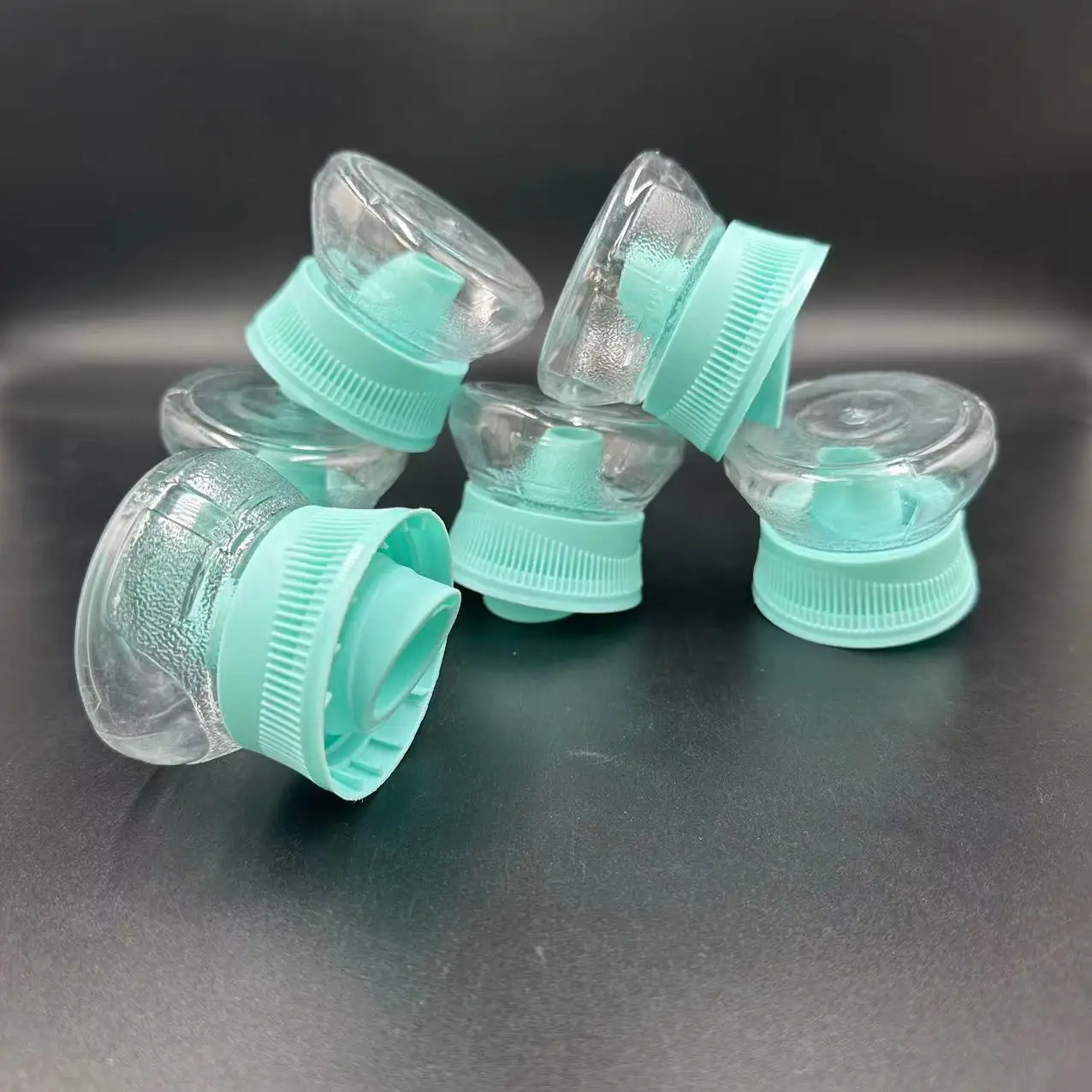 ZheJiang plastic supplier new design 2liter detergent bottle cap laundry detergent cap dispenser detergent spout cap
