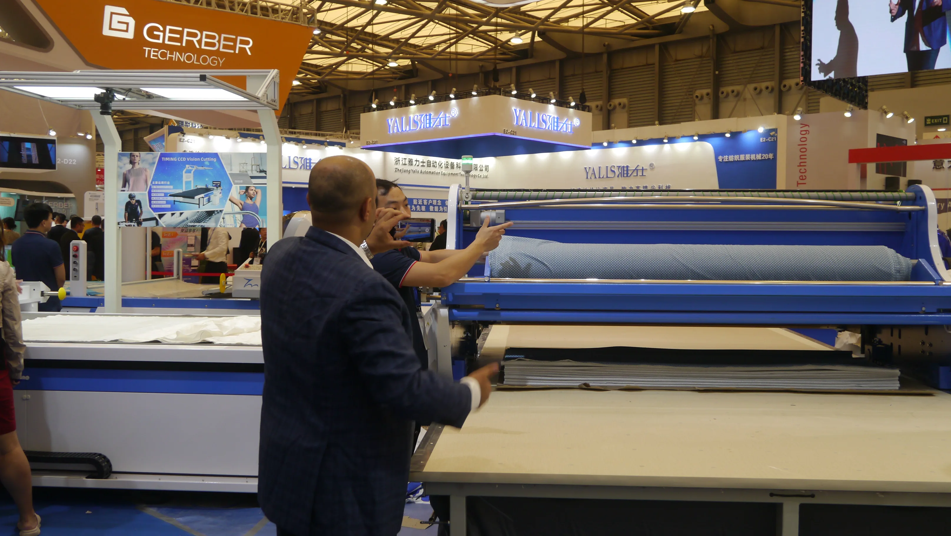 China factory cost-effect fully automatic spreader denim cotton woven fabric spreading machine