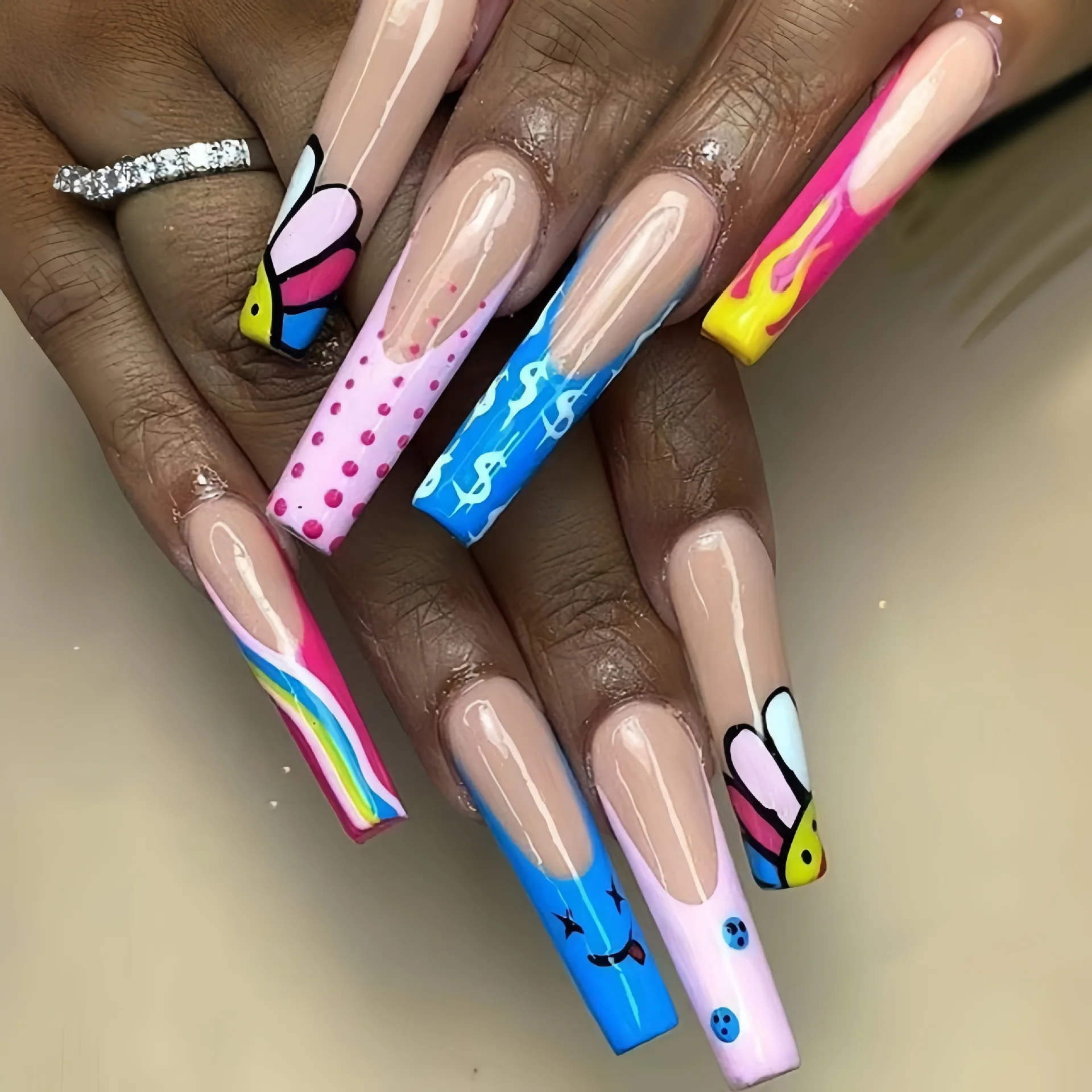 Wholesale Sunflower Color Smiling Face False Nail Wearable Nail Paste for Fingers Nail Product with Sunflower Line Design