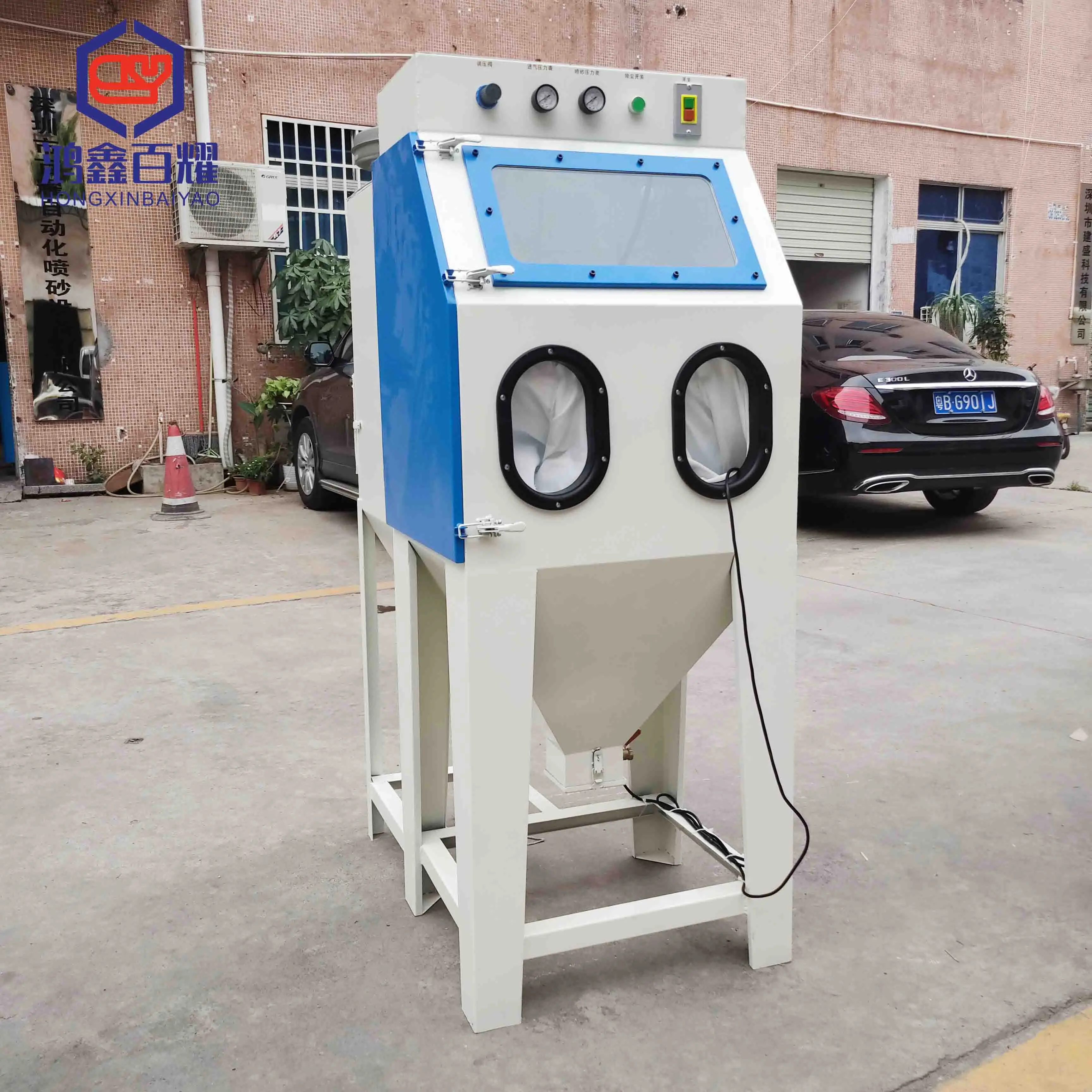 
Sandblast Cabinet Industrial BY-6050 Sandblasting Machine Pneumatic Rust Remover Portable Sand Blasting Pot 