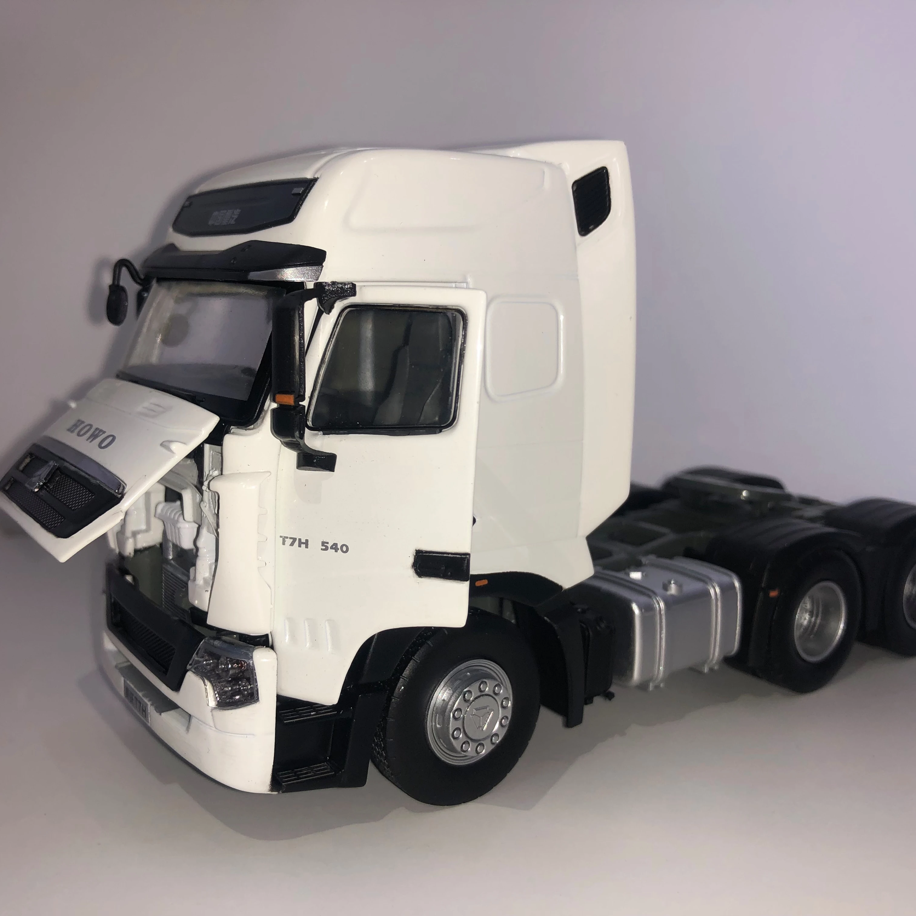 Chines truck heavy duty howo trailer truck model howo truck model 1:36
