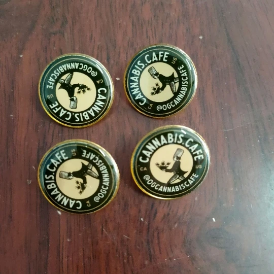 
25 mm round glitter indian blank and printed letter school or company metal pin holden badges 