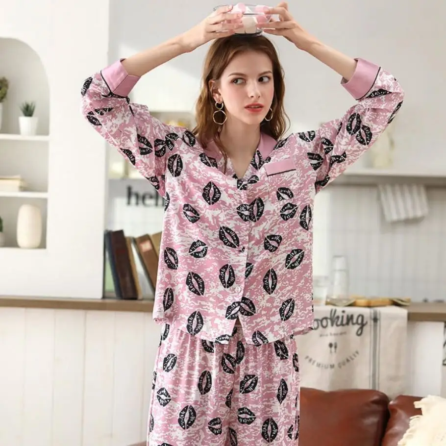 
Hot sale lip print 2 piece satin women wholesale soft comfortable pajamas wholesale cotton pajamas 