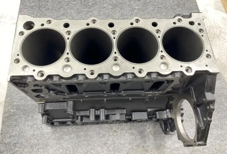 ZX280-3 CX210B Excavator 4HK1 Engine Cylinder Block