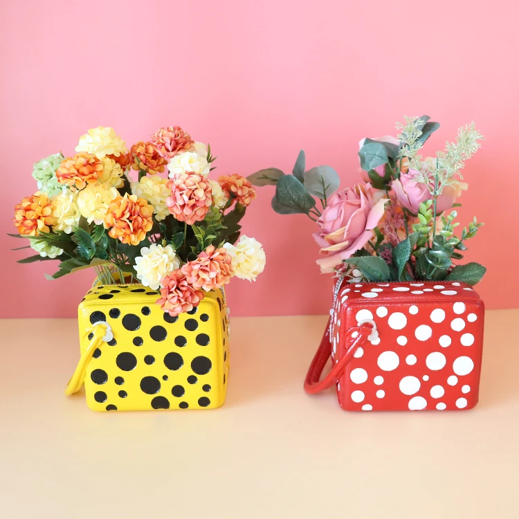 O&M Dried Flower Storage Vase Resin Bag Vase Resin Vases For Home Decor