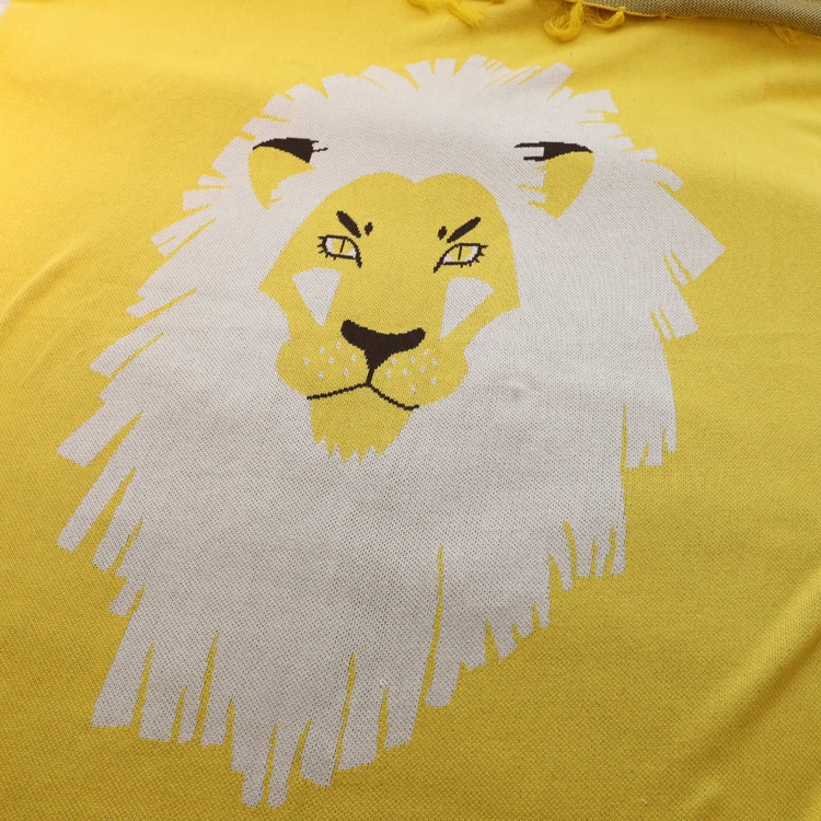Custom yellow cartoon pure cotton lion pattern children monthly milestone soft knitted blanket for winter