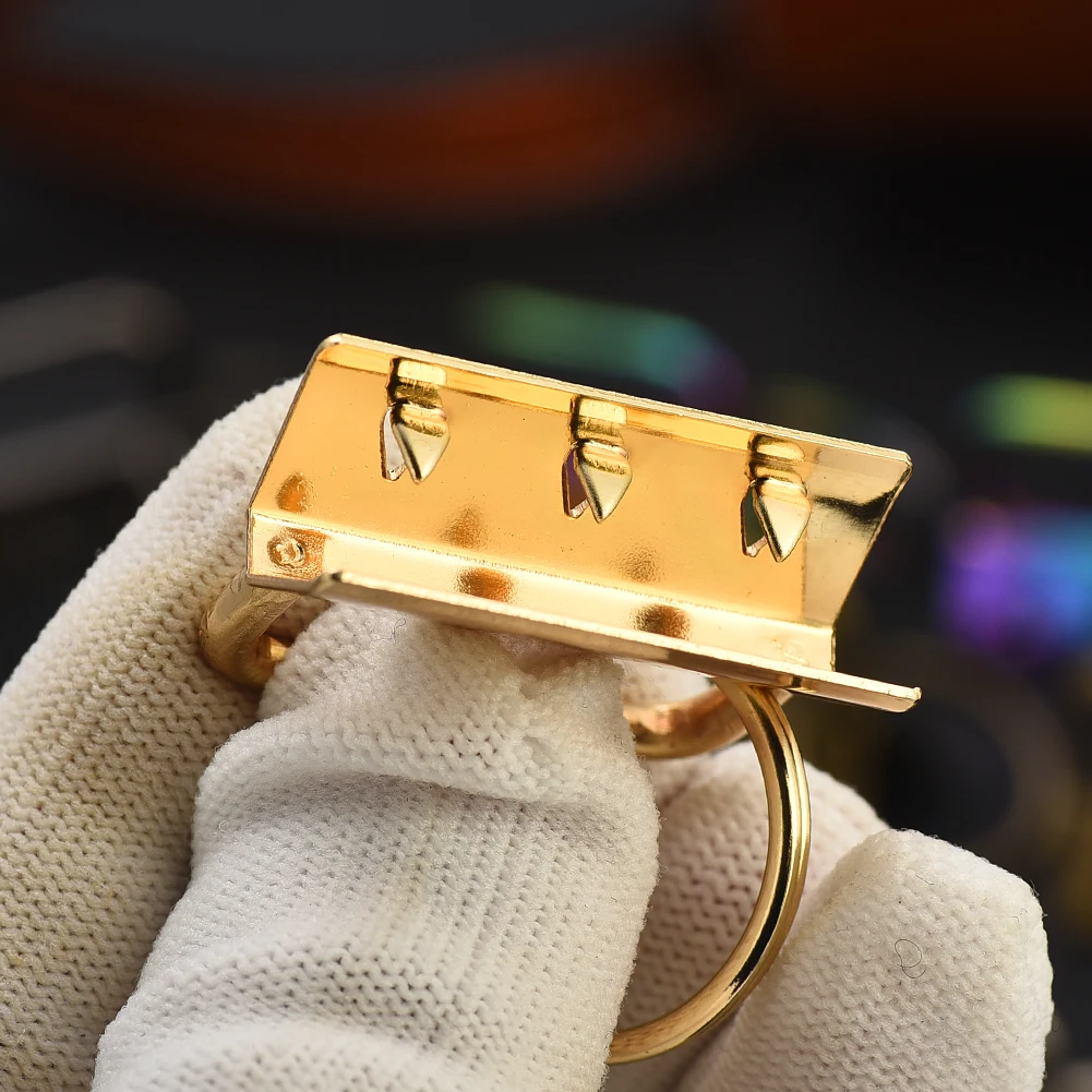 Manufacturer Wholesale Key Fob Hardware Wristlet Hardware with Key Ring for Lanyard Luggage Strap