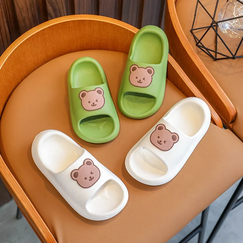 2021 High Quality Children Sandals Cute Cartoon Bear Kid Shoes OEM Slider Indoor Non-Slip Kids Shoes Slides Slippers For Babies