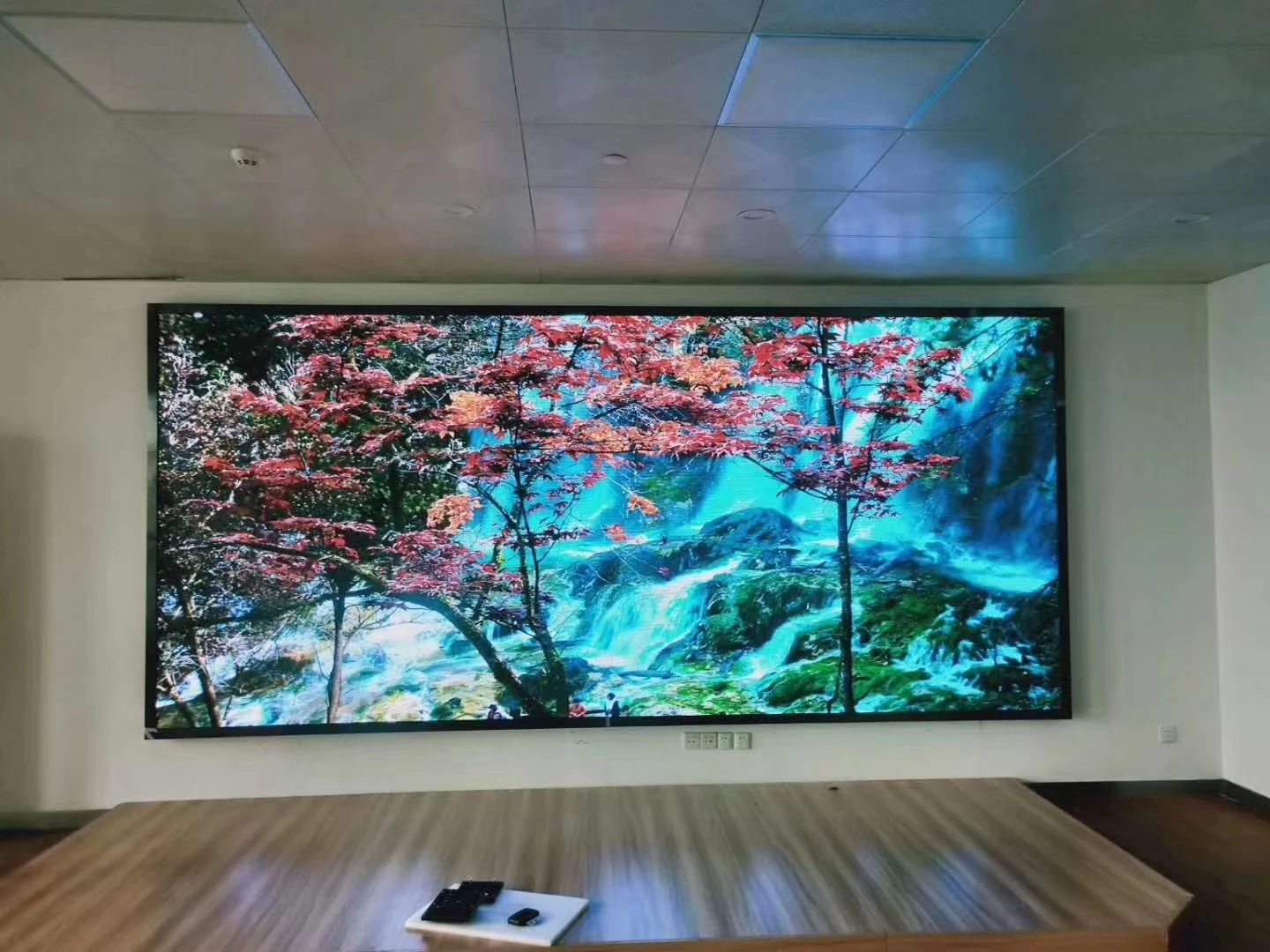 Wholesale Popular background video wall indoor p2.5 indoor  panel display led screen for indoor concerts roll up