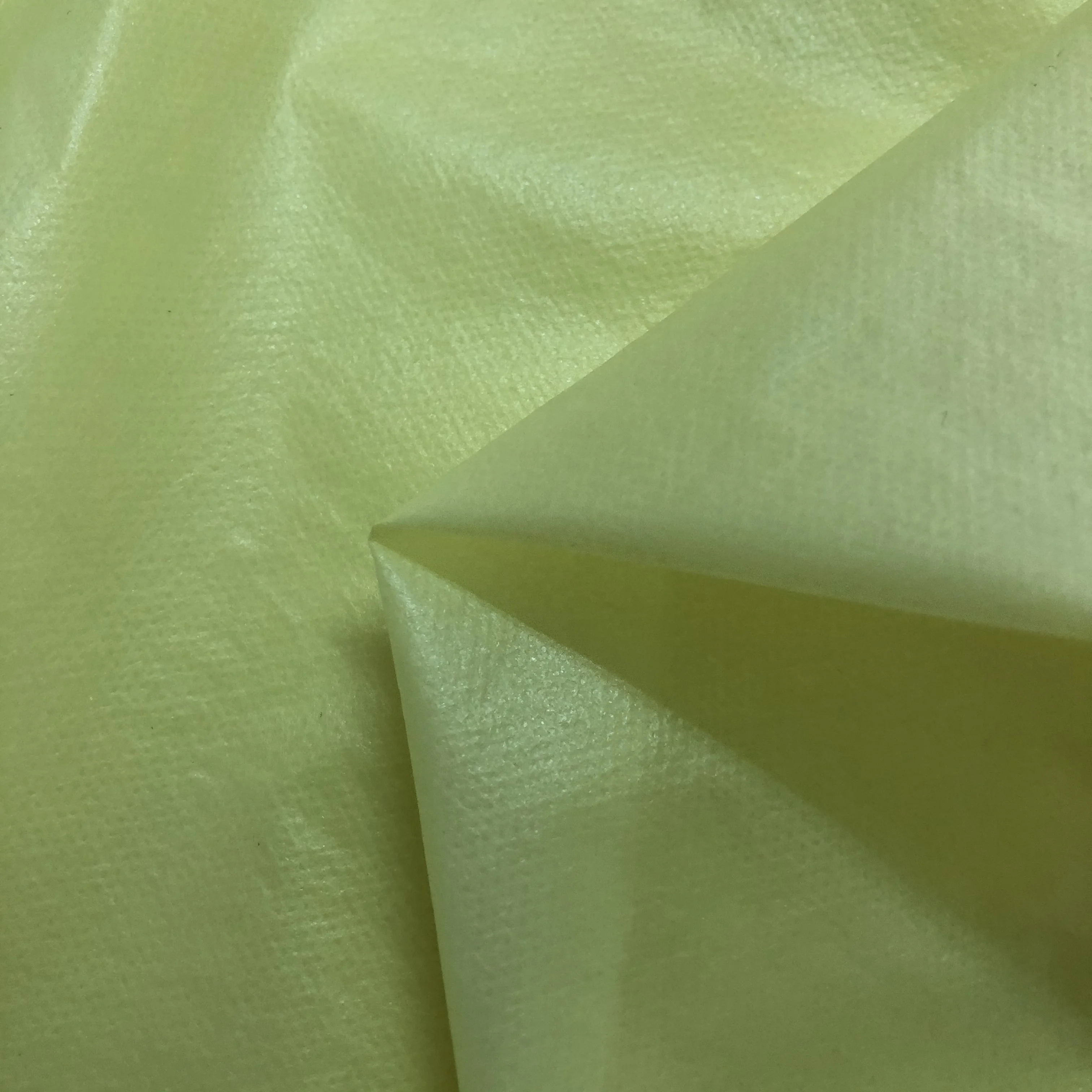 
Нетканая ткань с полиэтиленовым покрытием 