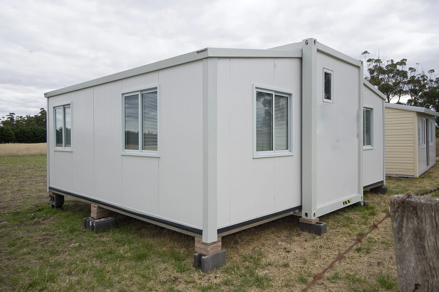 Контейнерный Стальной дом 27sqmprefab расширяемый крошечный контейнерный (ванная комната кухня) сборные дома для