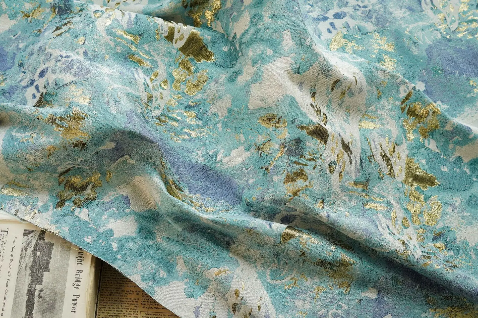 Hot Design Brocade Lace Fabric Jacquard Woven Fabric for Wedding Dresses Damask Lace