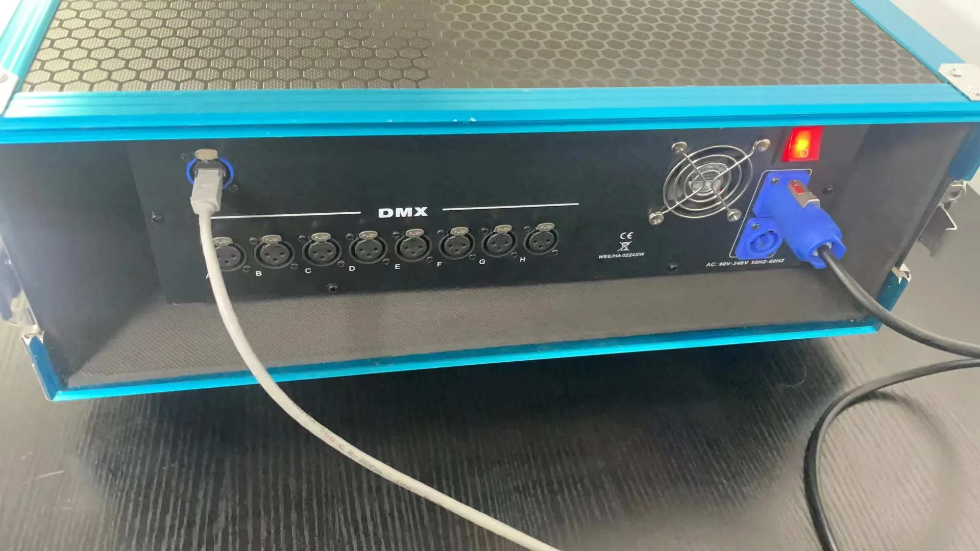 Fine Line FNPU-8 more 8 DMX outputs connect with the lighting consoles