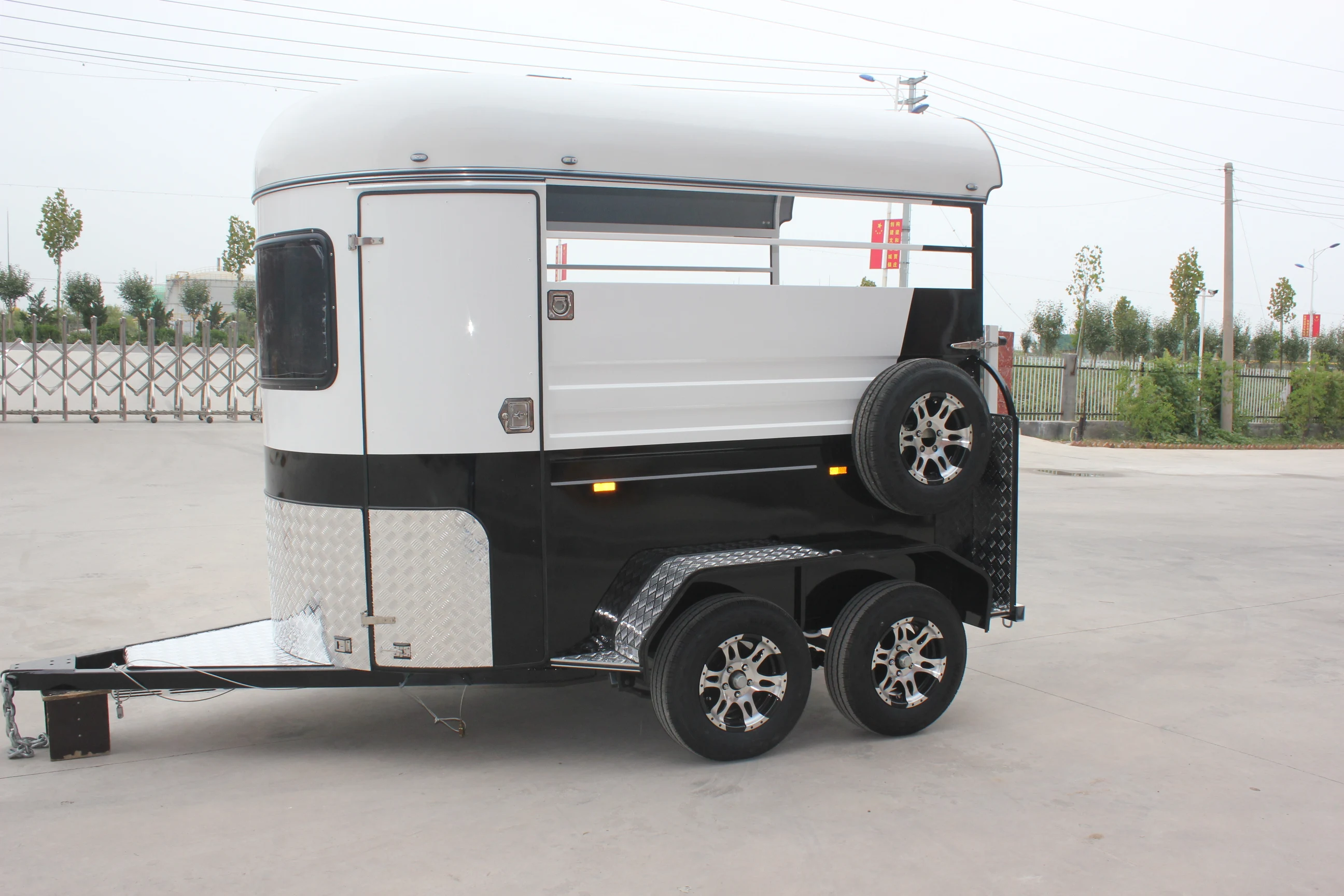 
Easy To Use Economic 2 horse straight trailer 2HSL-ECO Horse float 