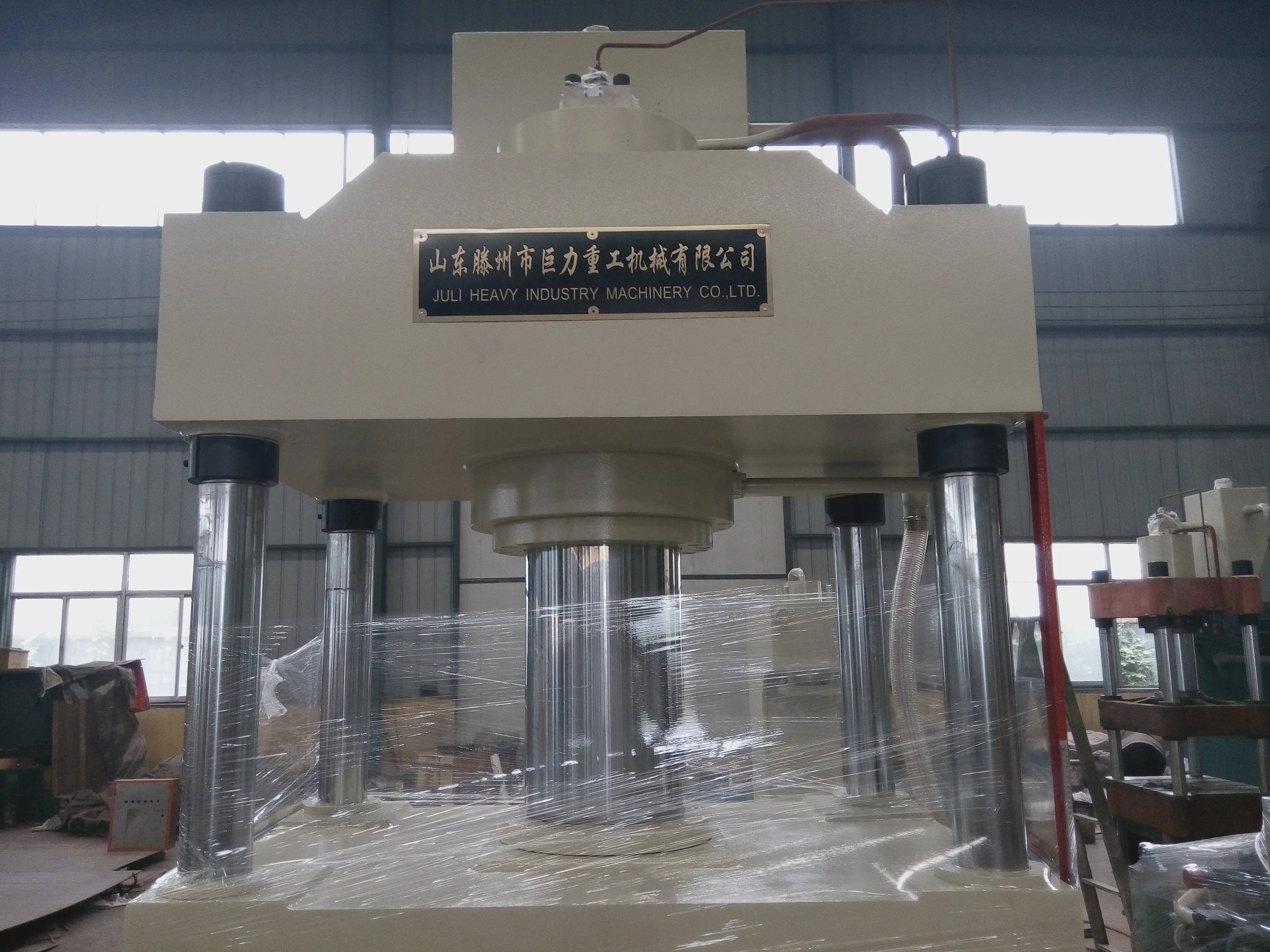 powerful hydraulic press brick machine with factory price