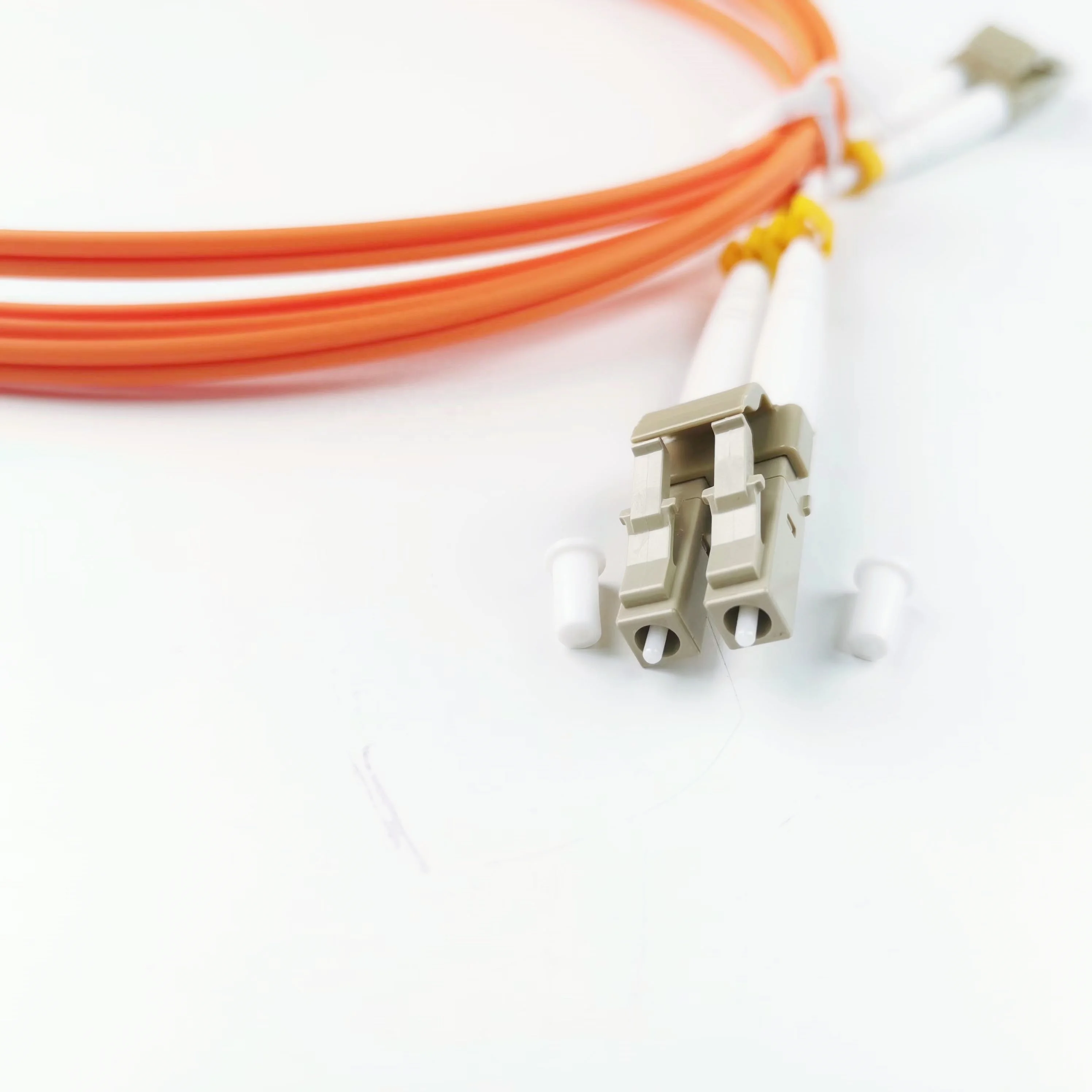 Manufacturer OEM LC/UPC-LC/UPC Fiber Optical Patch Cords OM2  DX LZSH 2.0mm 2m  Fiber Optic Cable