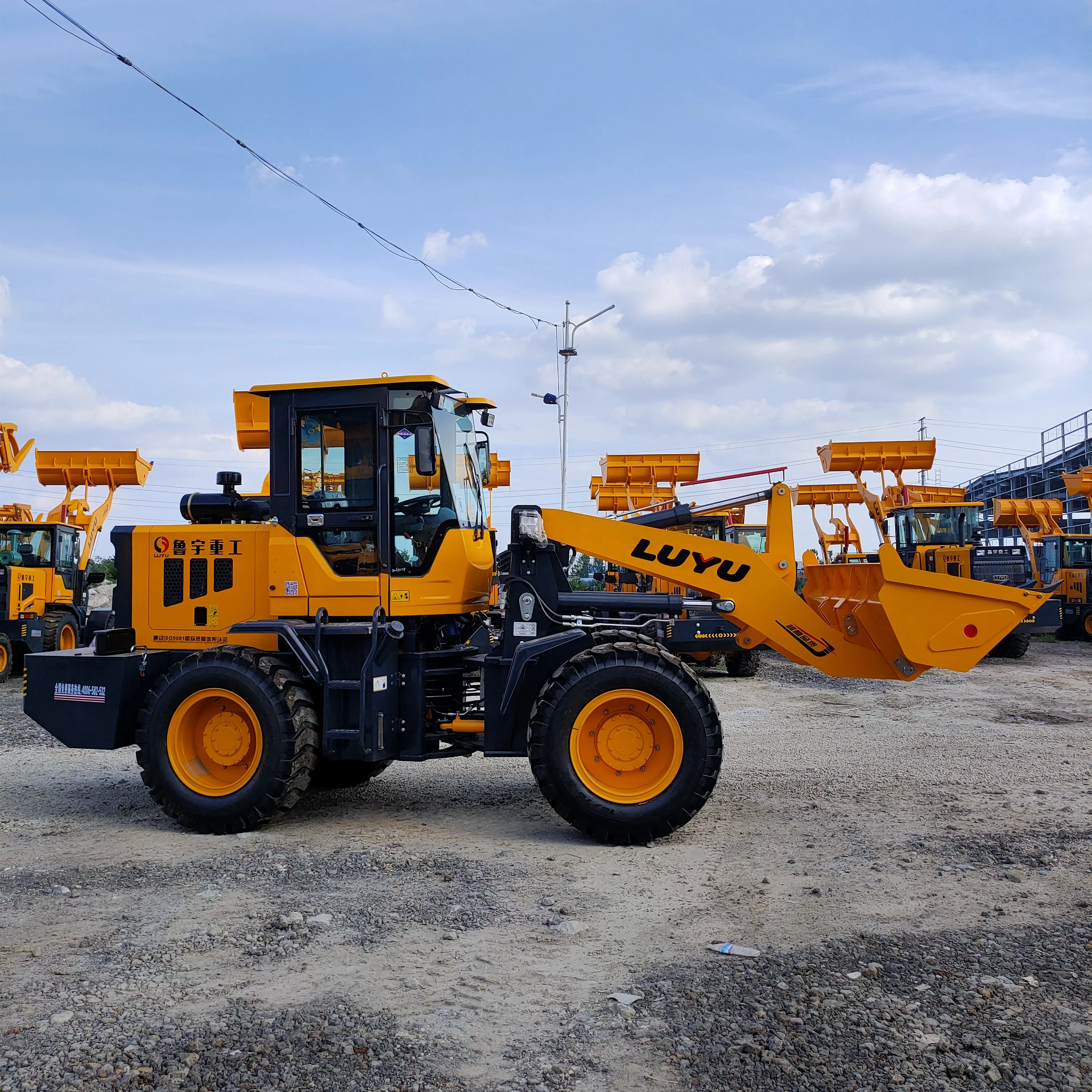  Китай 9ton 92kw шарнирный колесный погрузчик LUYU ZL946