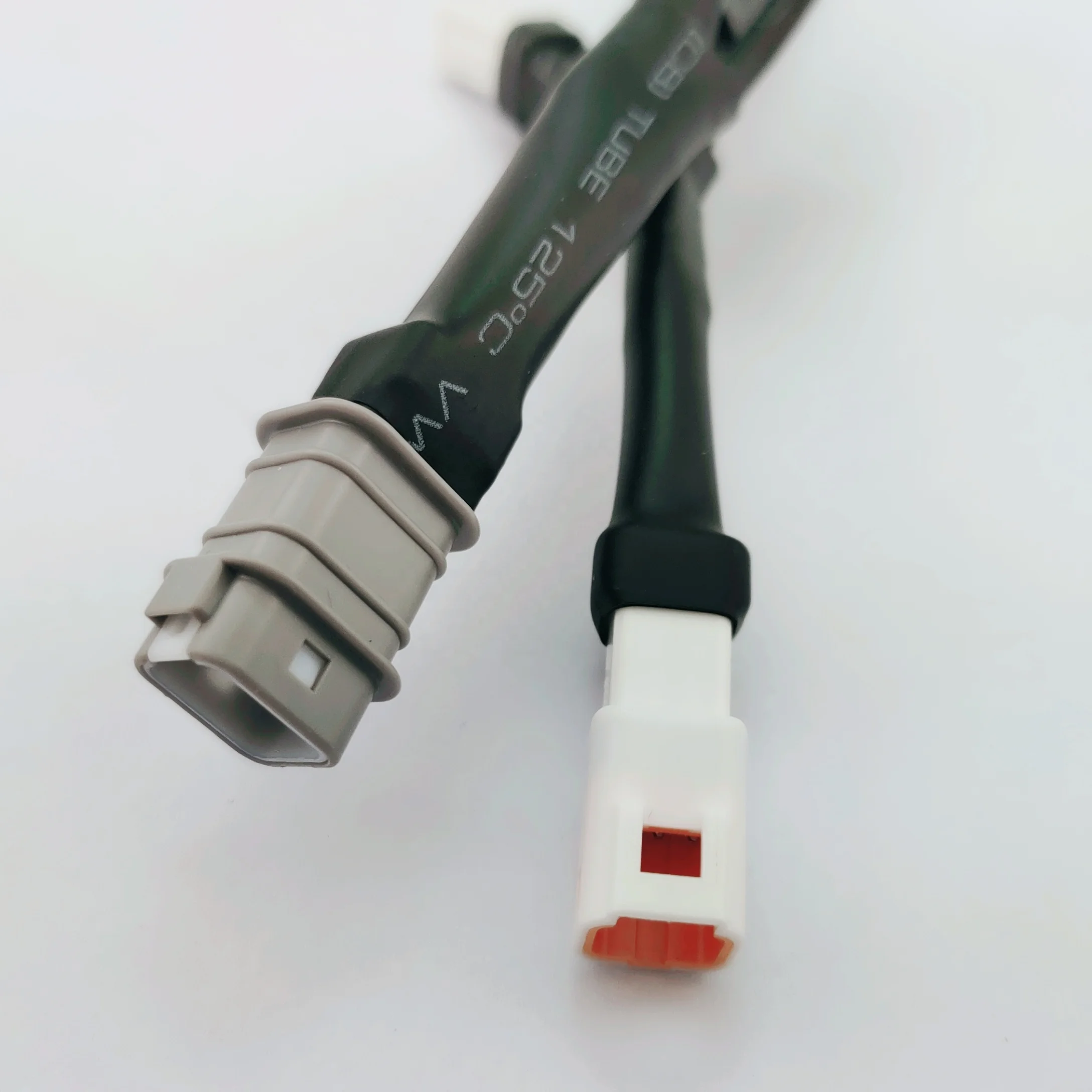 
05T/05R-WJPF-HHLE-D to 03T/03R-JWPF-VSLE-S wire harness for waterproof 