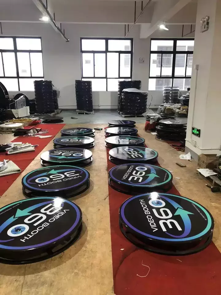 Hot Sale New Portable Selfie 360 Spinner Degree Platform Business Photo Booth Wedding and events 360 Video for rentl Booth