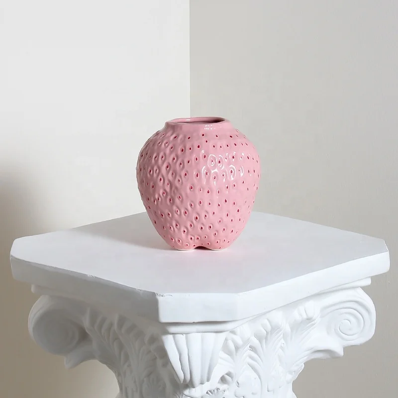 Customized ceramic vase modern and minimalist indoor room decoration hotel wedding decoration ceramic strawberry pink vase