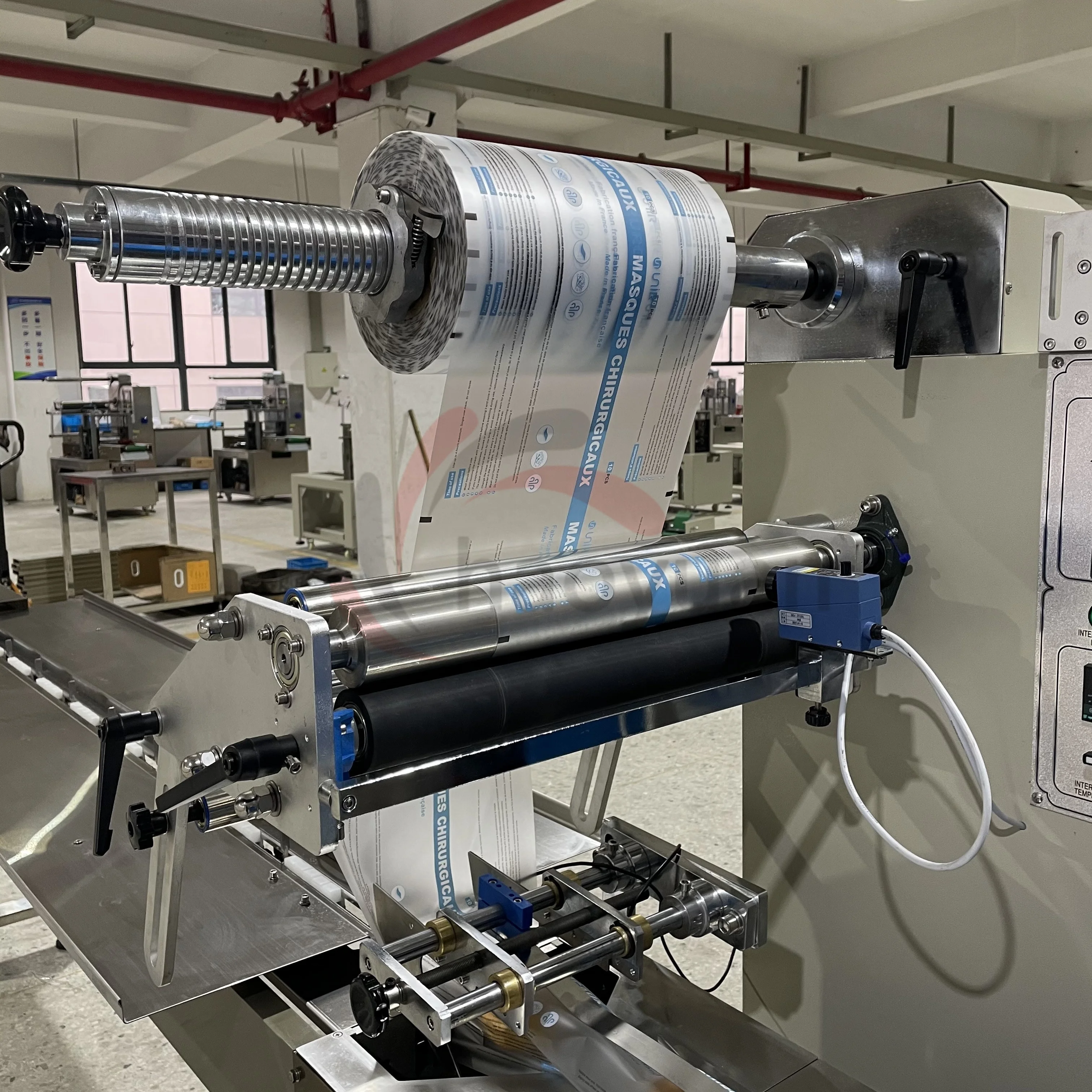 New Version Automatic Flow Chocolate protein Bars/biscuit Food Packing Machine KD-260 Haoyuan