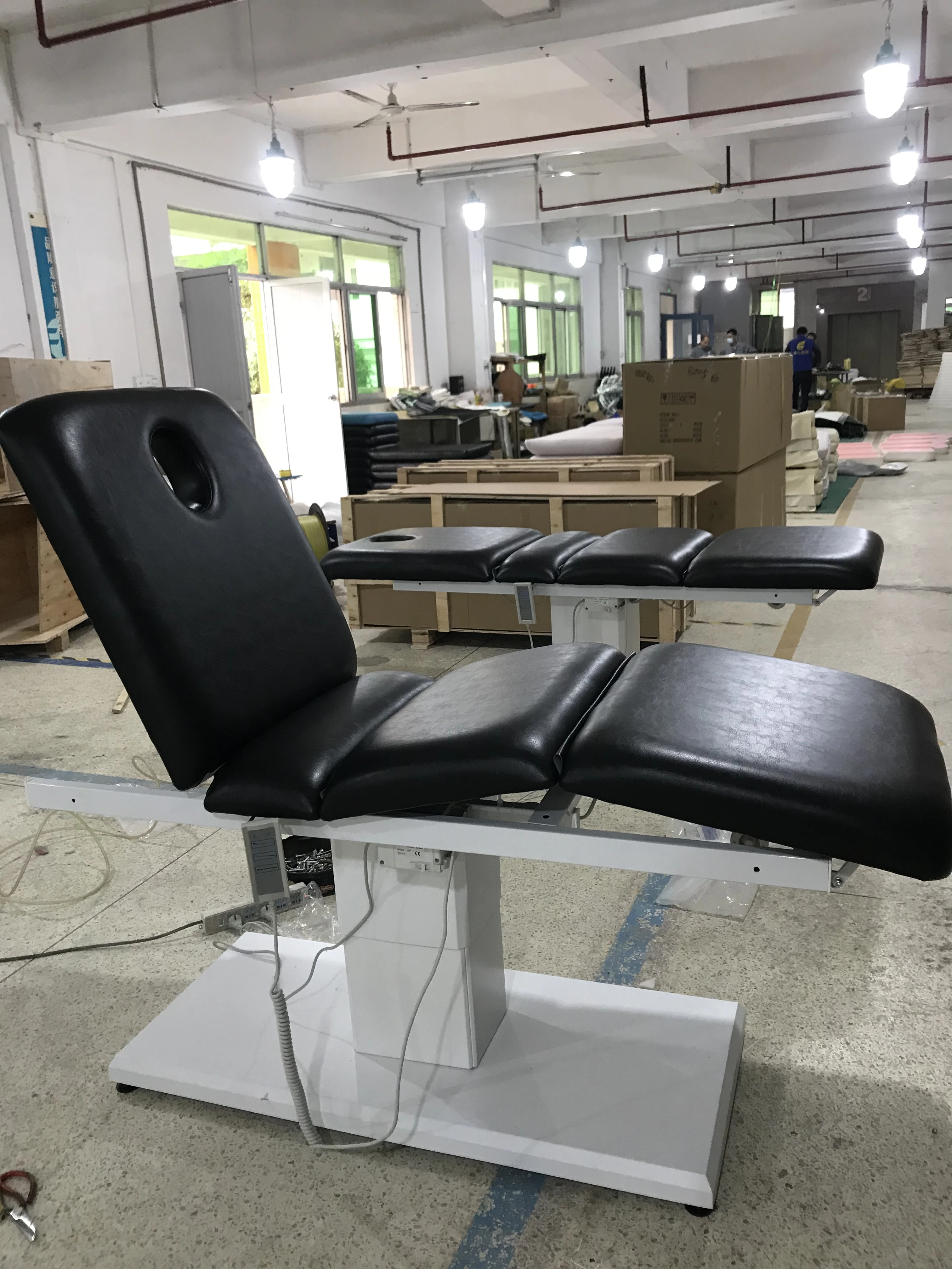 Modern black PU beauty spa salon furniture  roller treatment table massage facial bed massage 3 chair motor